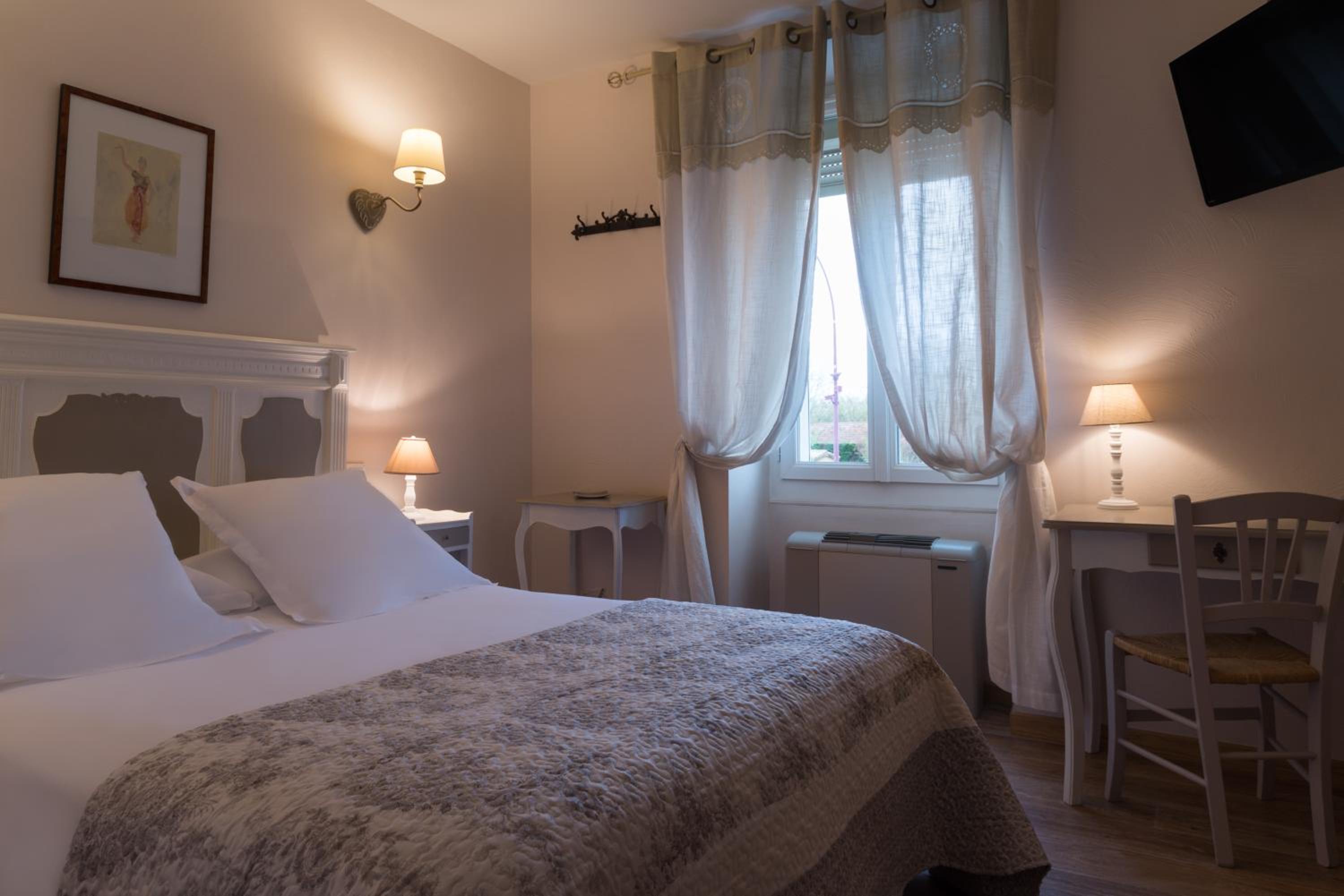 Economy Double Room (10m2) - Photo 1
