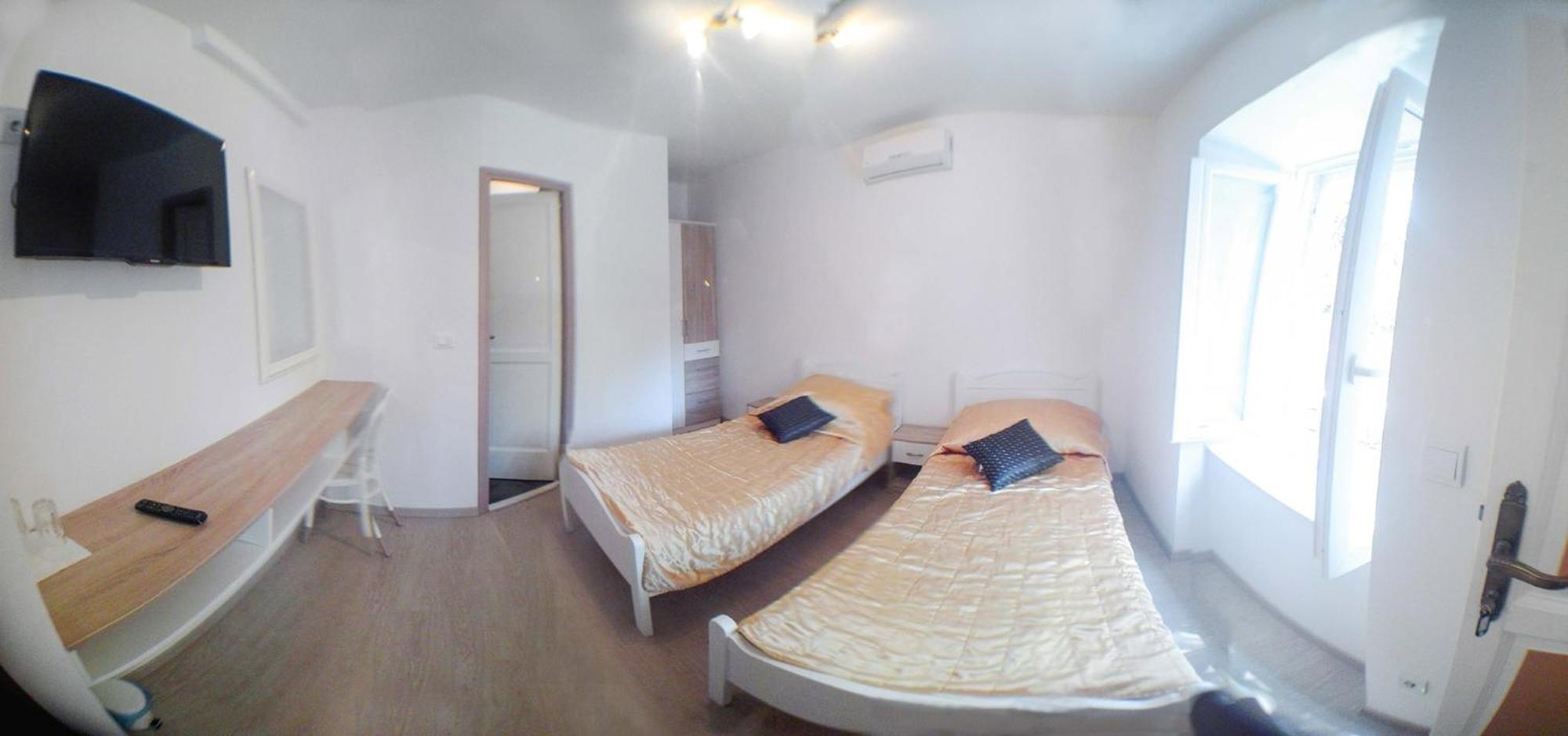 Deluxe Double or Twin Room - Photo 17