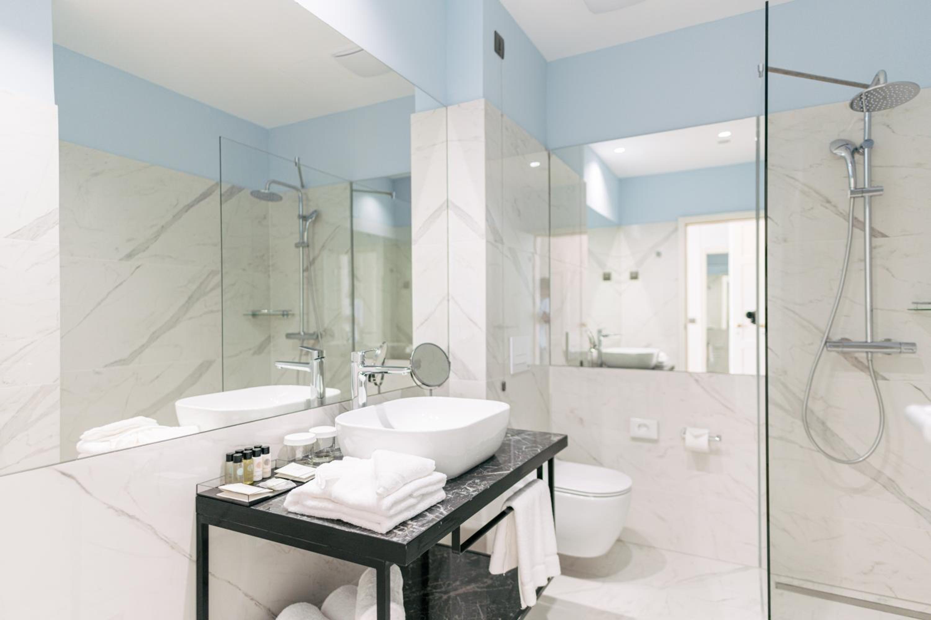 Superior Double or Twin Room - Photo 6