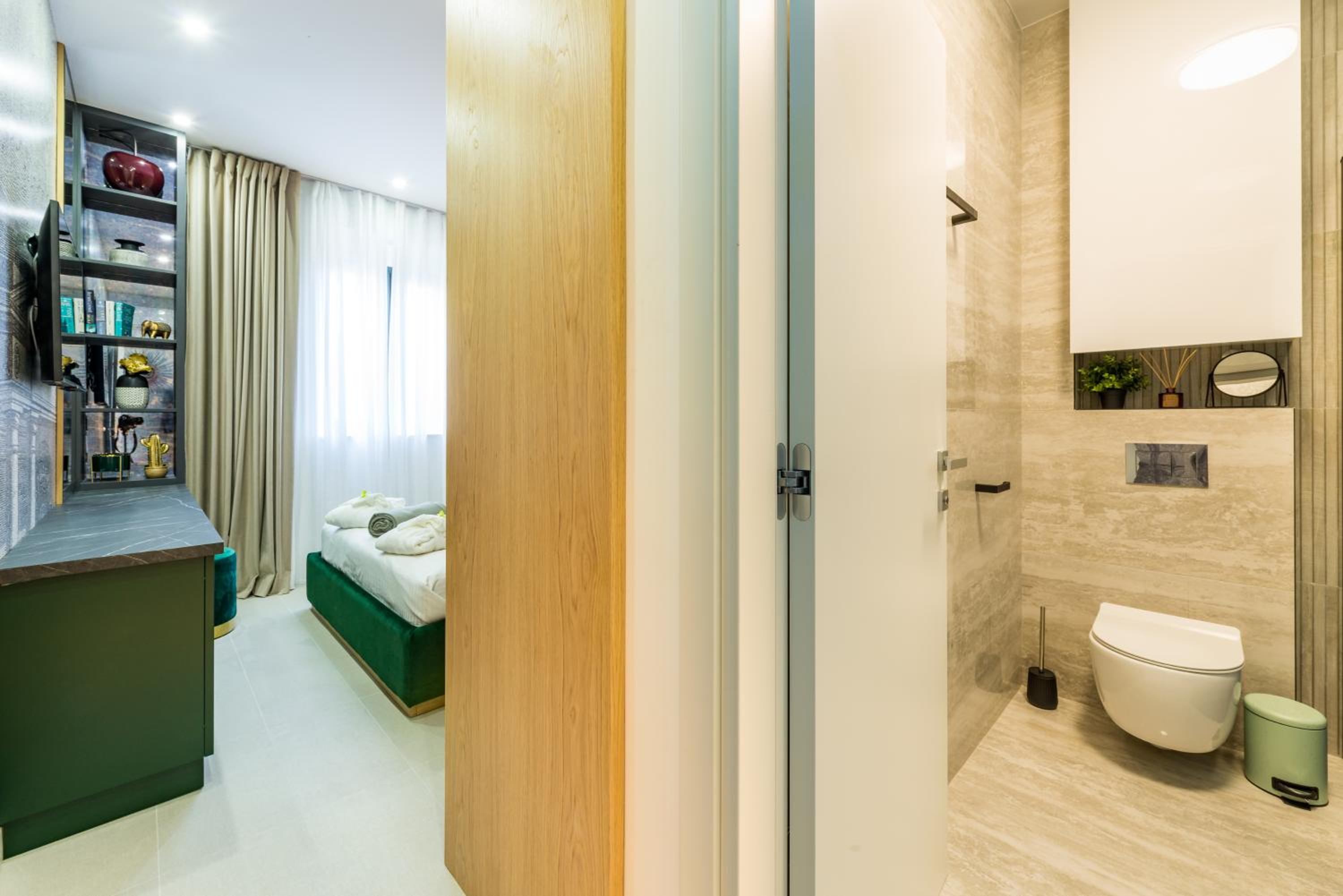 Deluxe Apartment