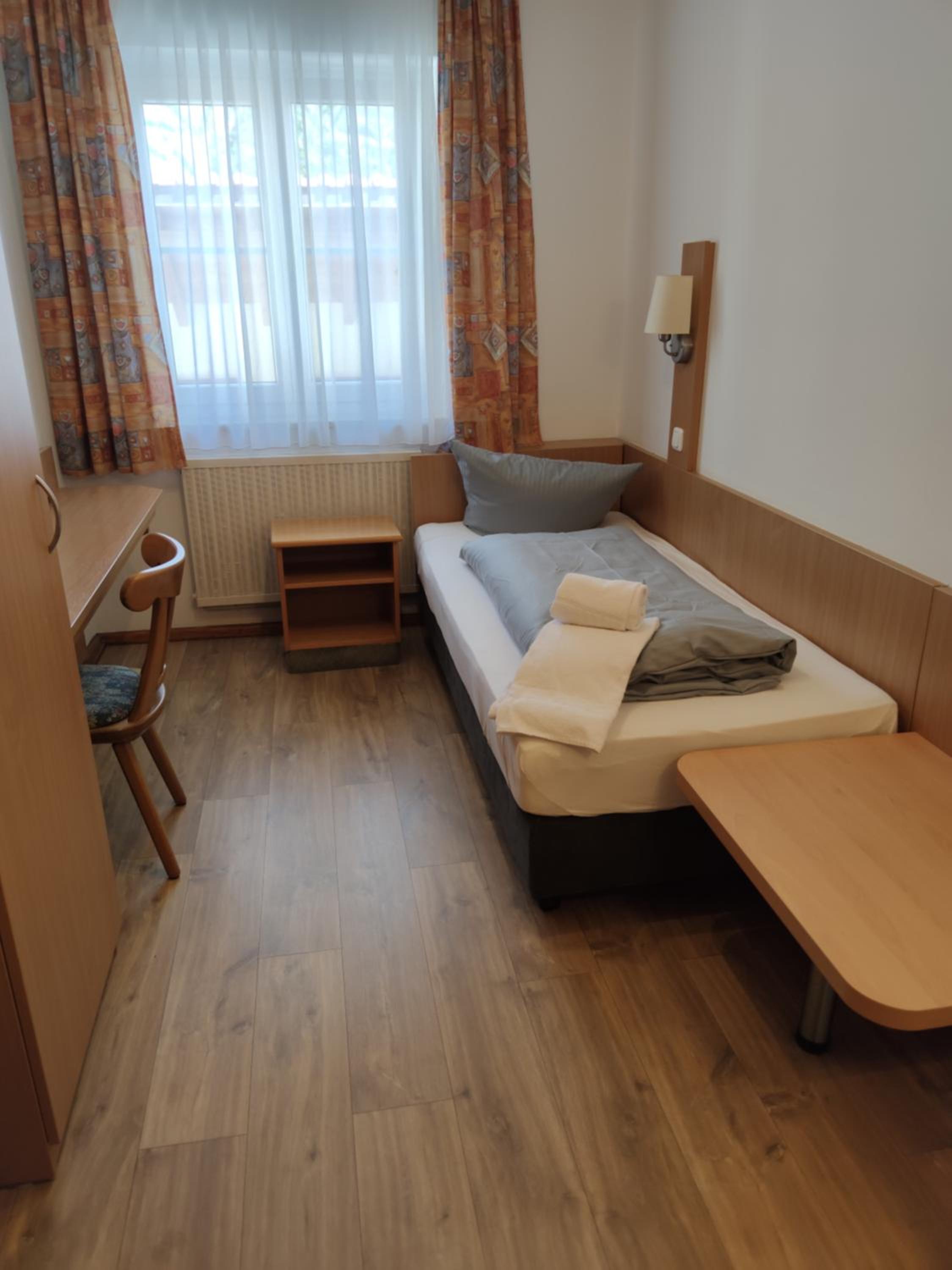 Single Room with Shared Bathroom photo 1