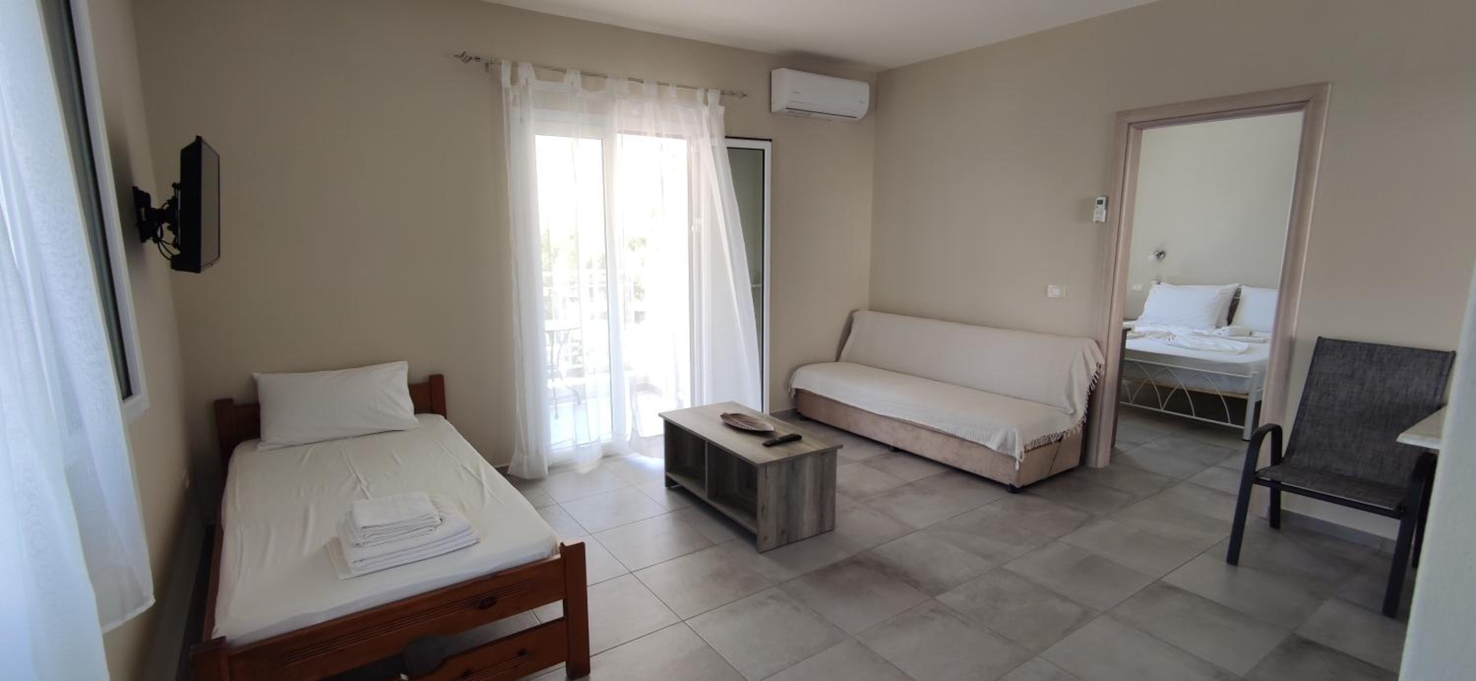 One-Bedroom Apartment photo 2