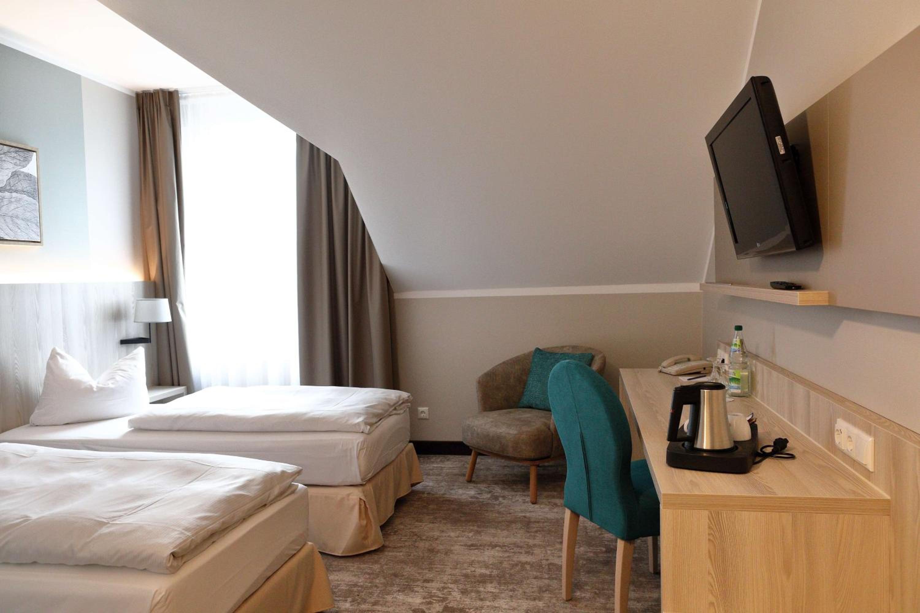 Comfort Twin Room - Photo 3