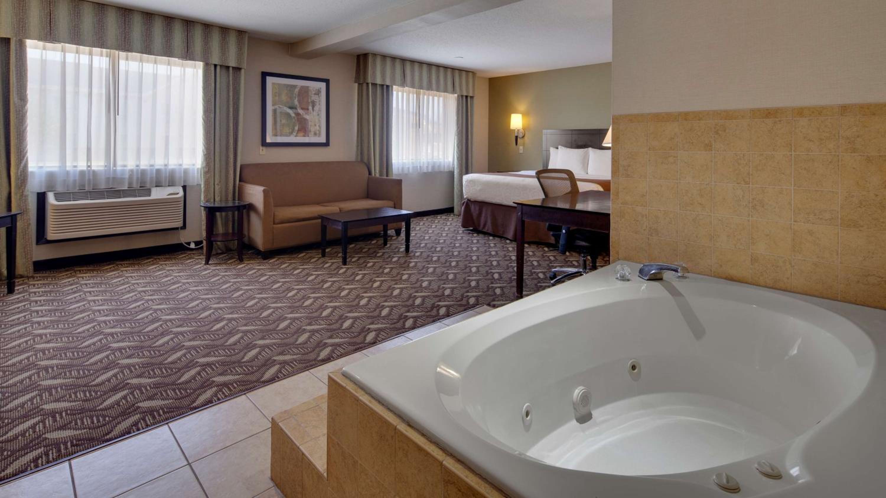 King Suite with Sofa Bed and Spa Bath - Non-Smoking photo 1
