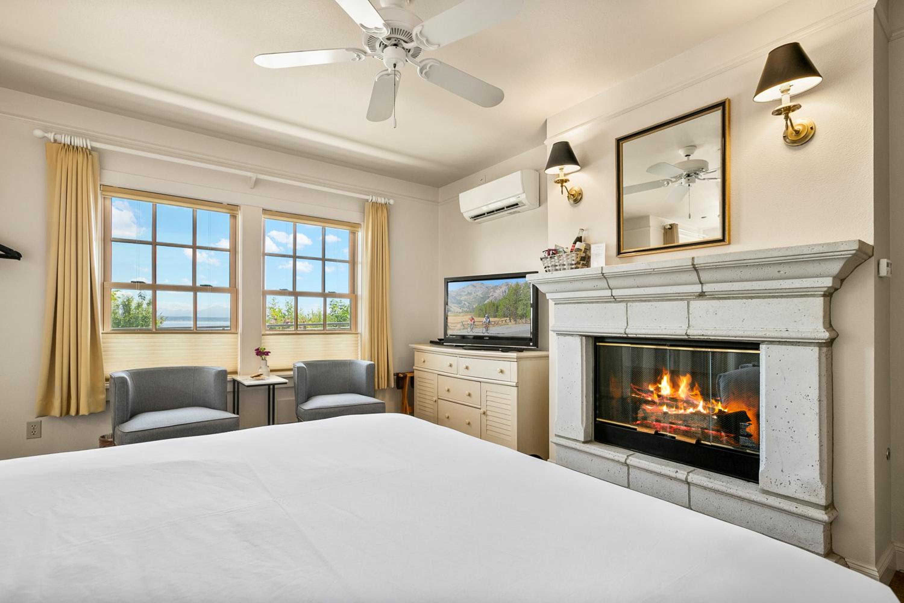 Queen Room photo 1