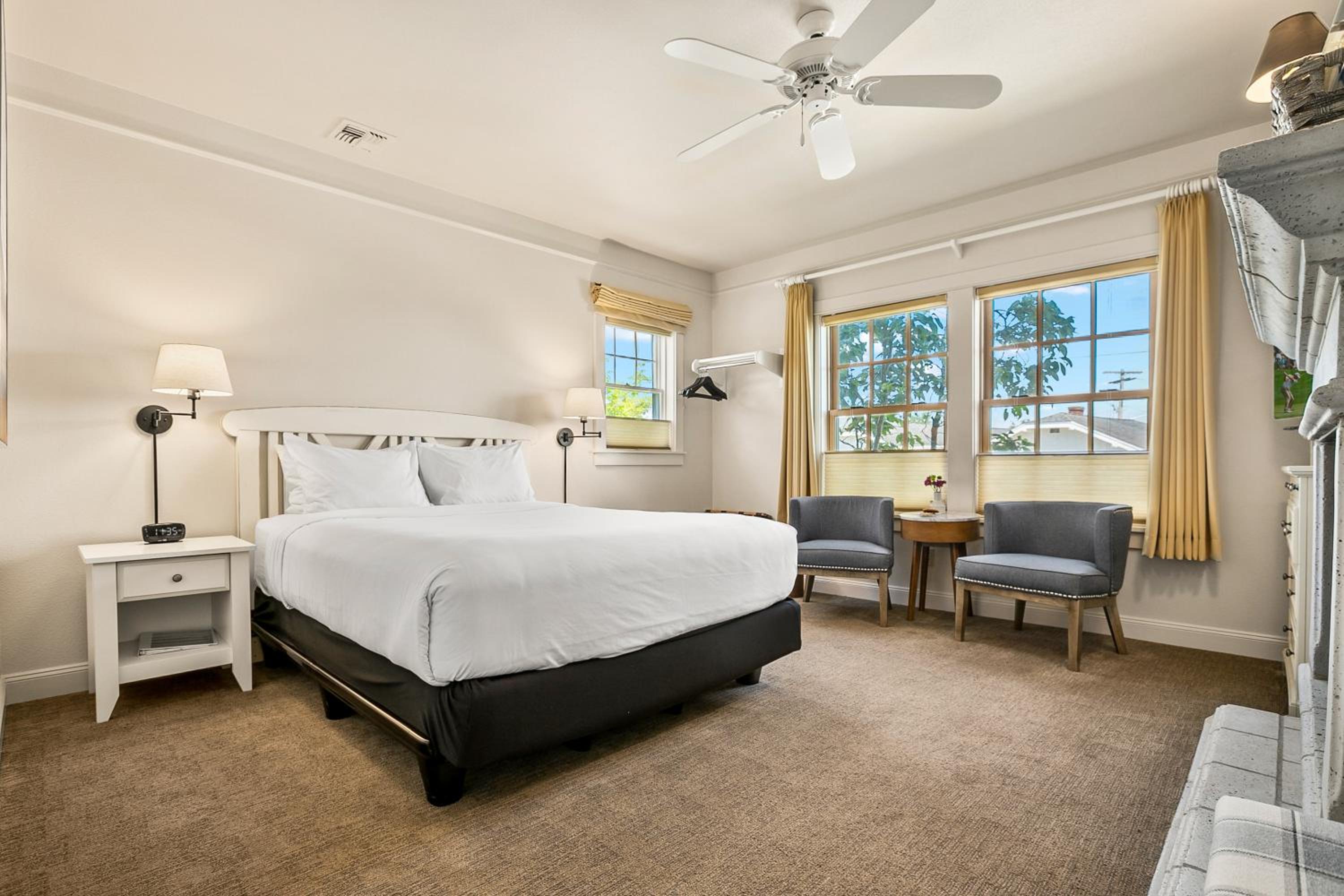 Queen Room photo 3