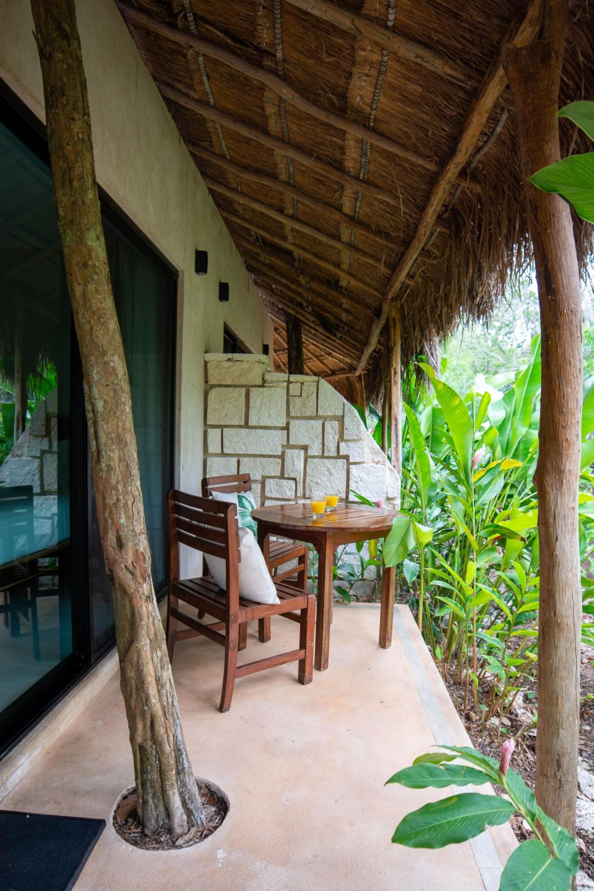 Bungalow with Garden View photo 3