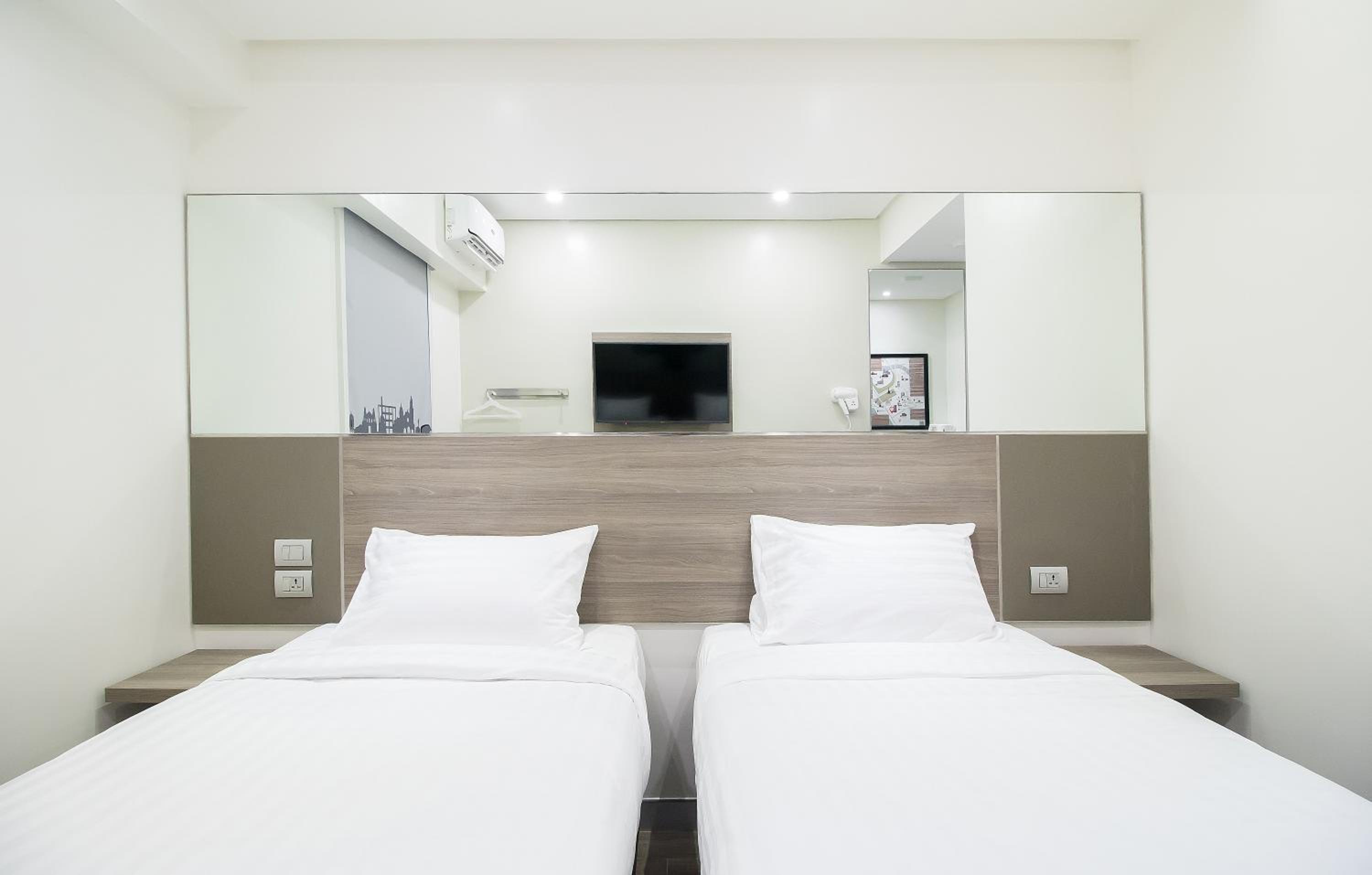 Twin Room - Photo 3