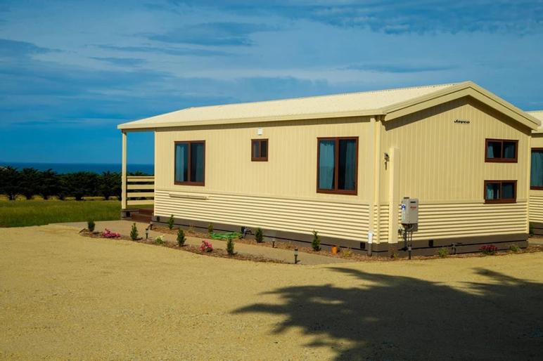 Two-Bedroom House photo 3