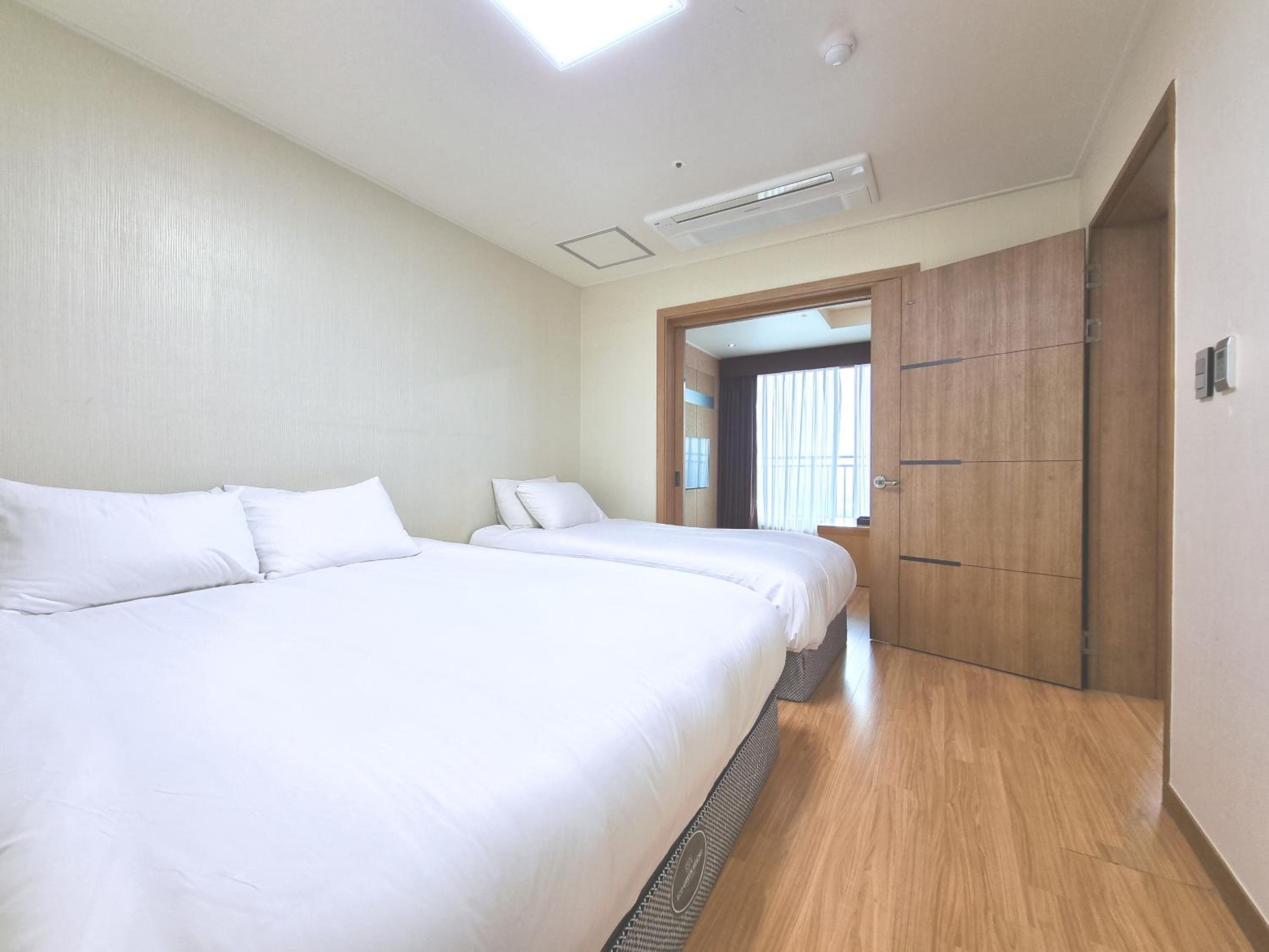 Modern Suite