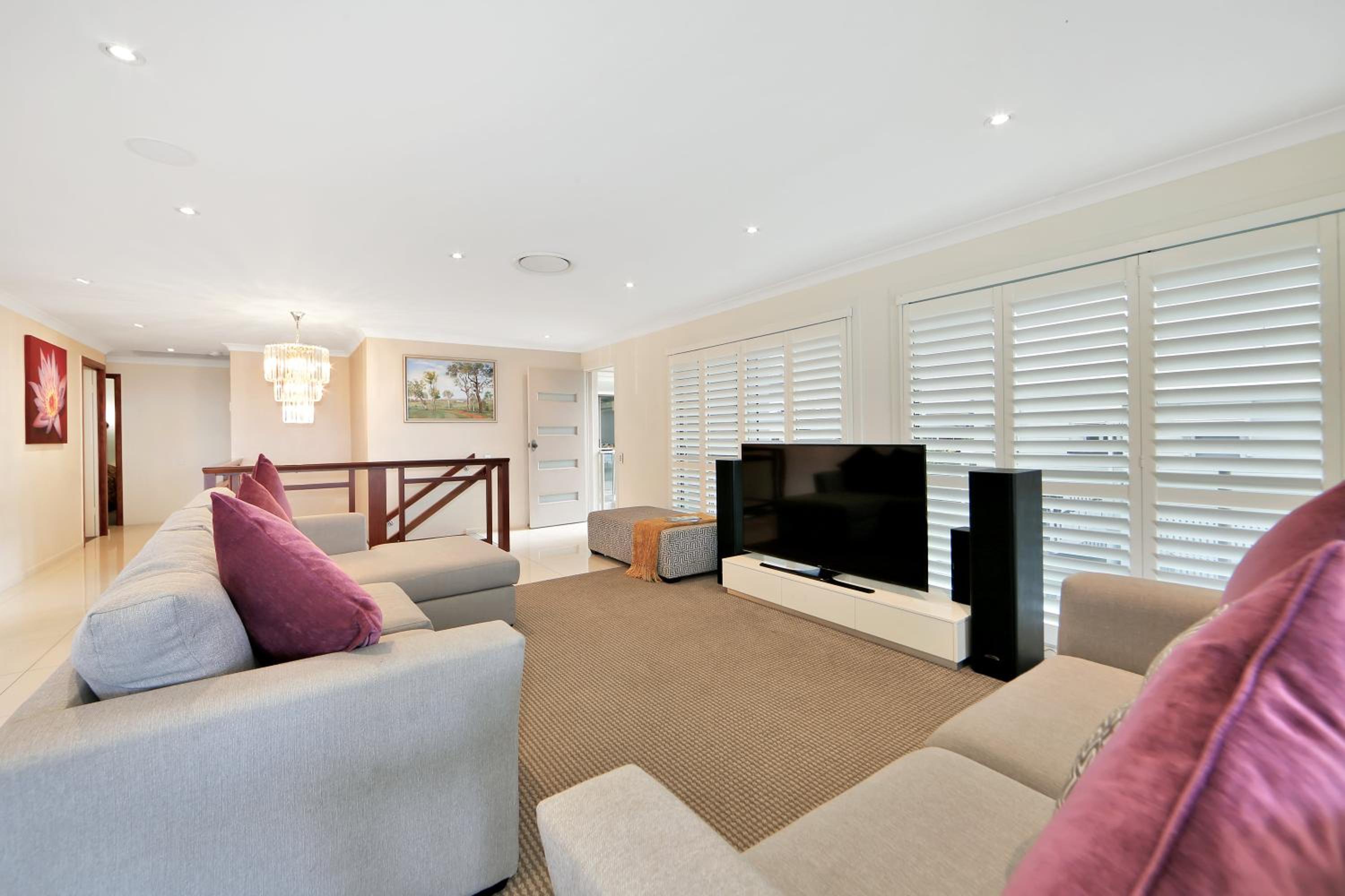 Deluxe Three-Bedroom Apartment