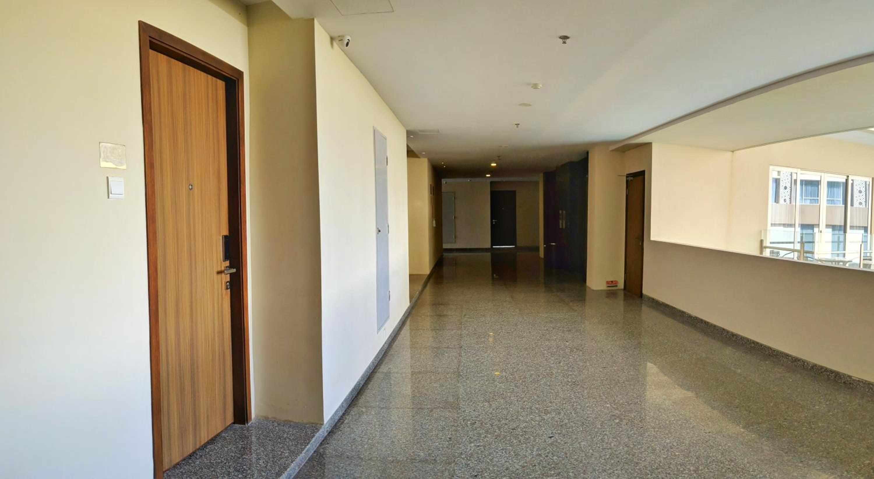 Studio Apartment - Photo 21