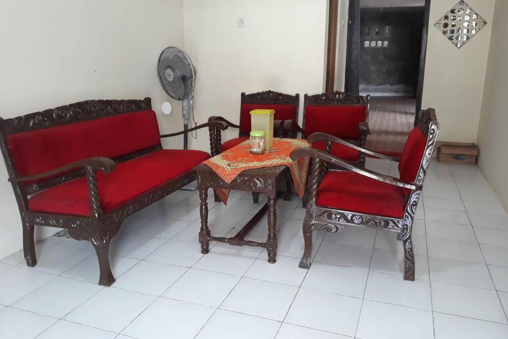 Two-Bedroom House - Photo 11