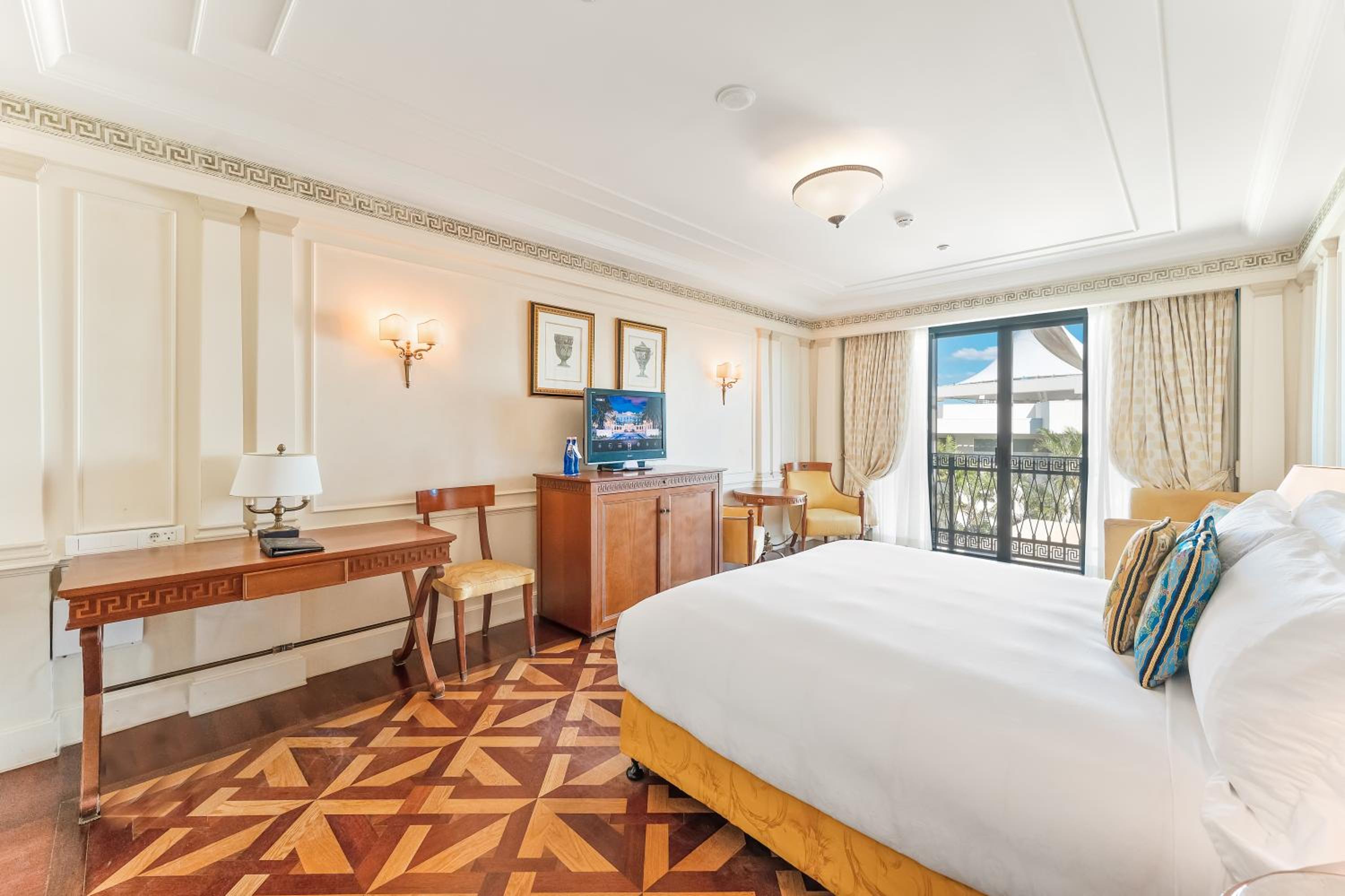 Superior King Room
