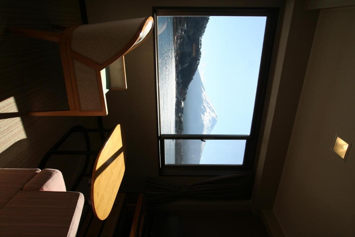 Twin Room with Mt.Fuji View photo 2