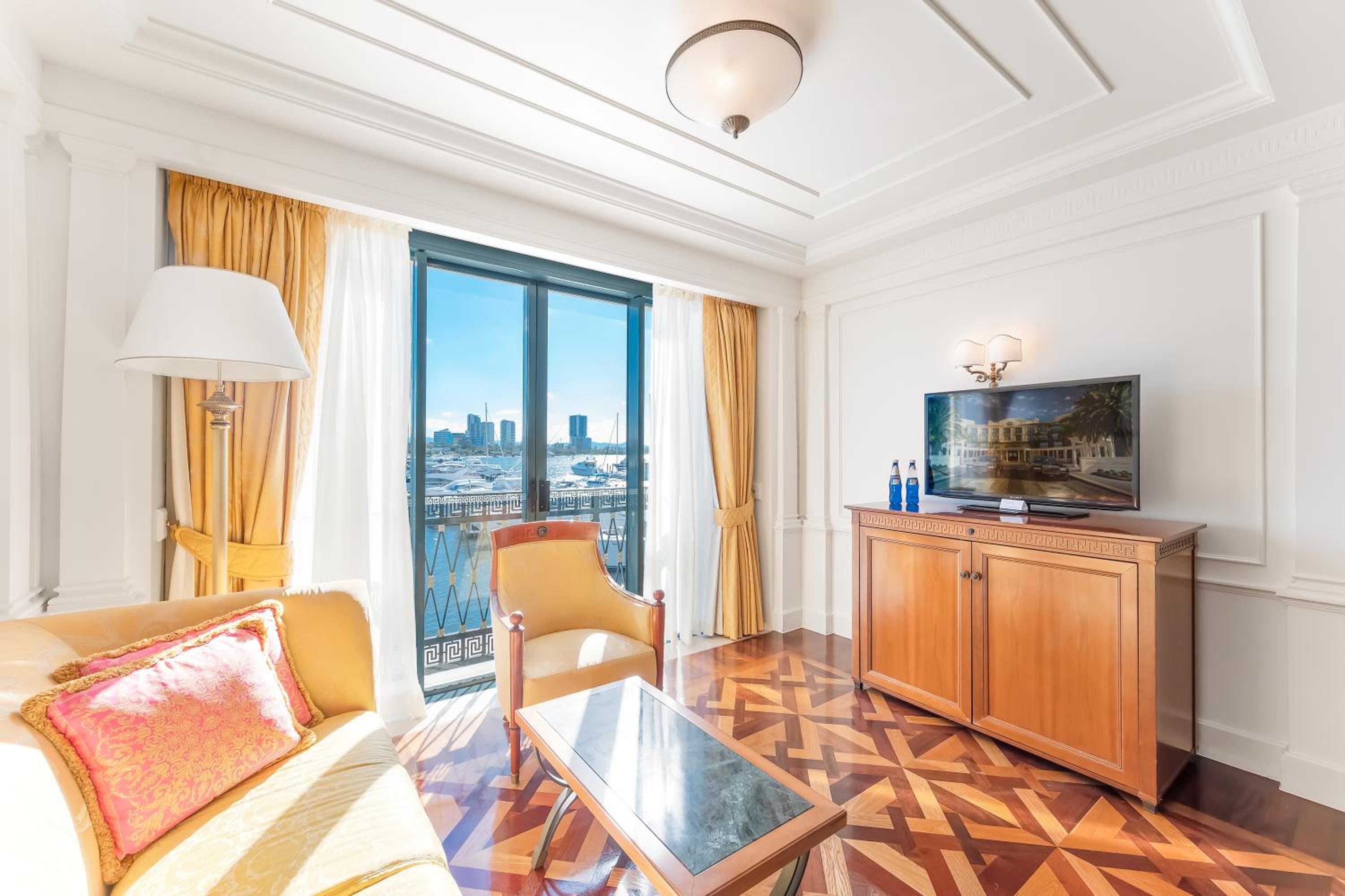 Broadwater Suite