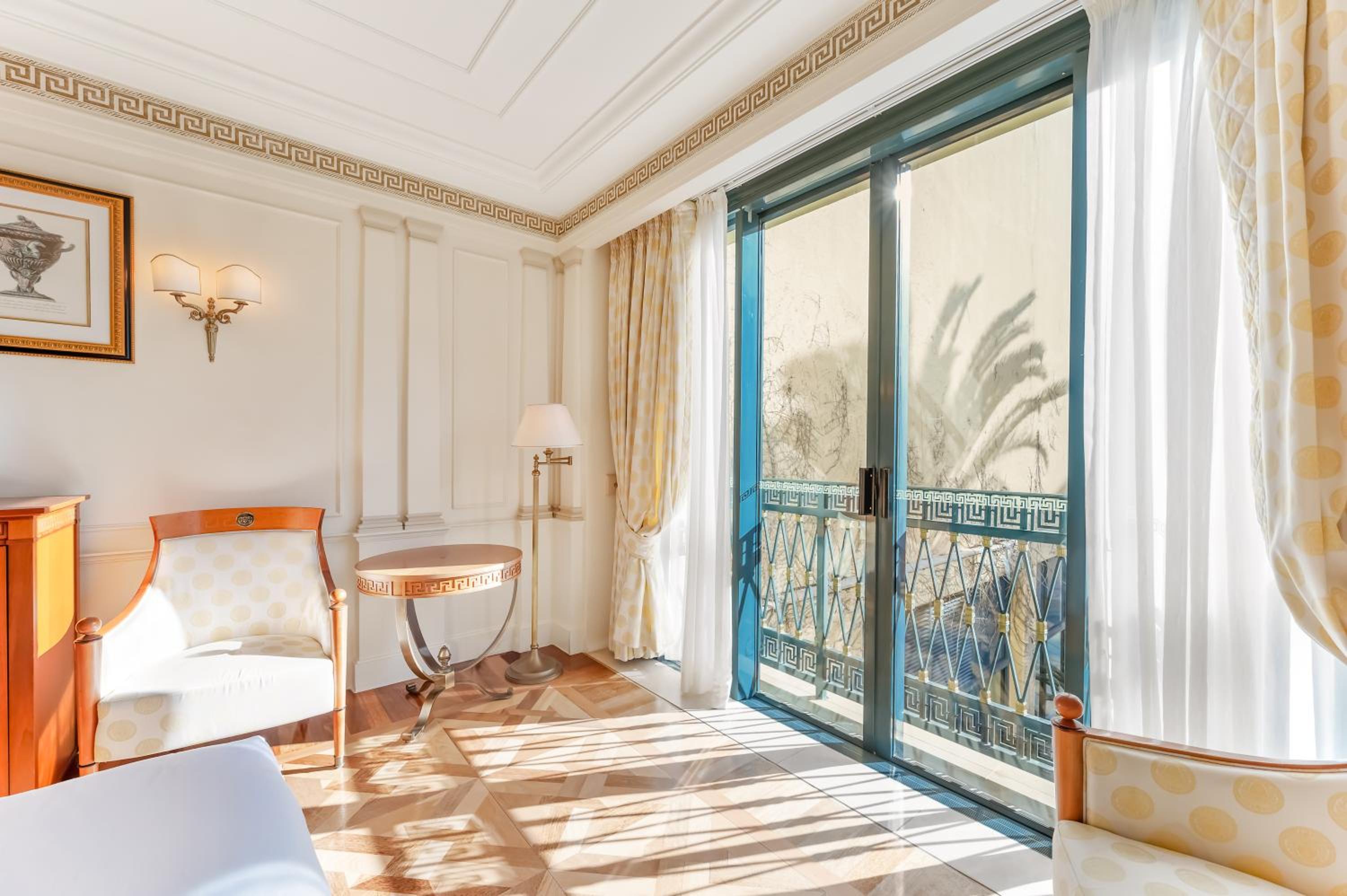 Lagoon King Room