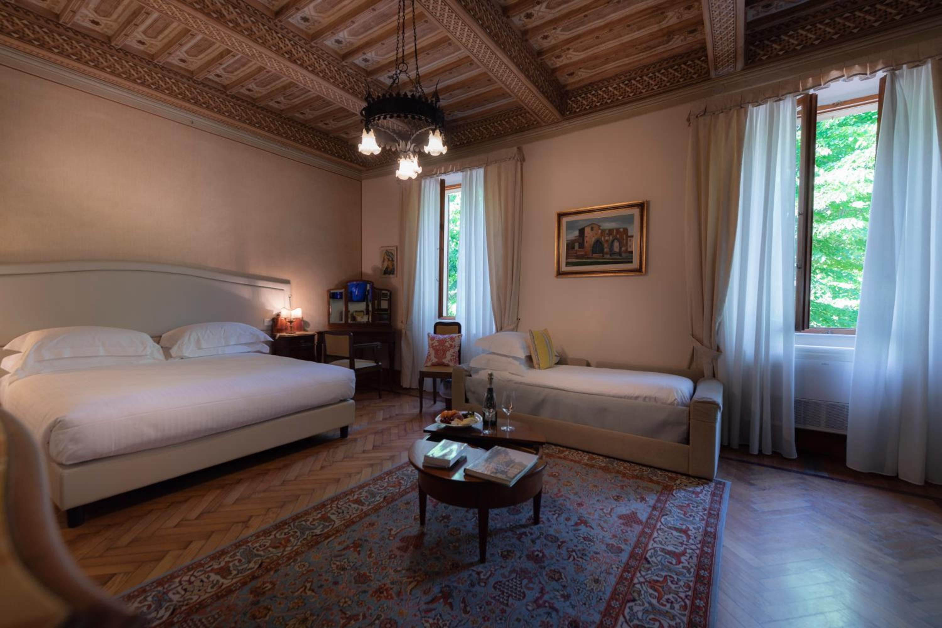 Deluxe Double Room with Extra Bed - Photo 2