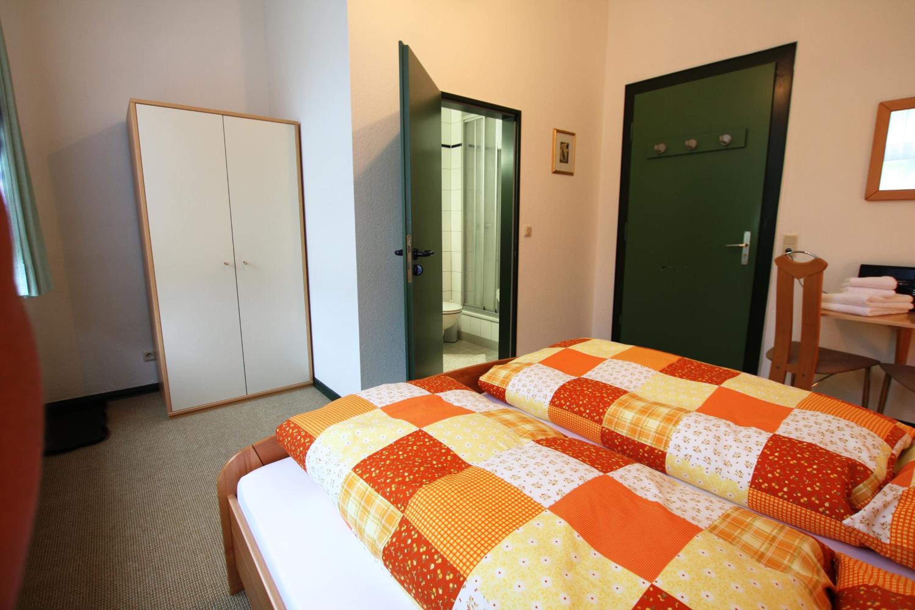 Double Room with Private Bathroom photo 3