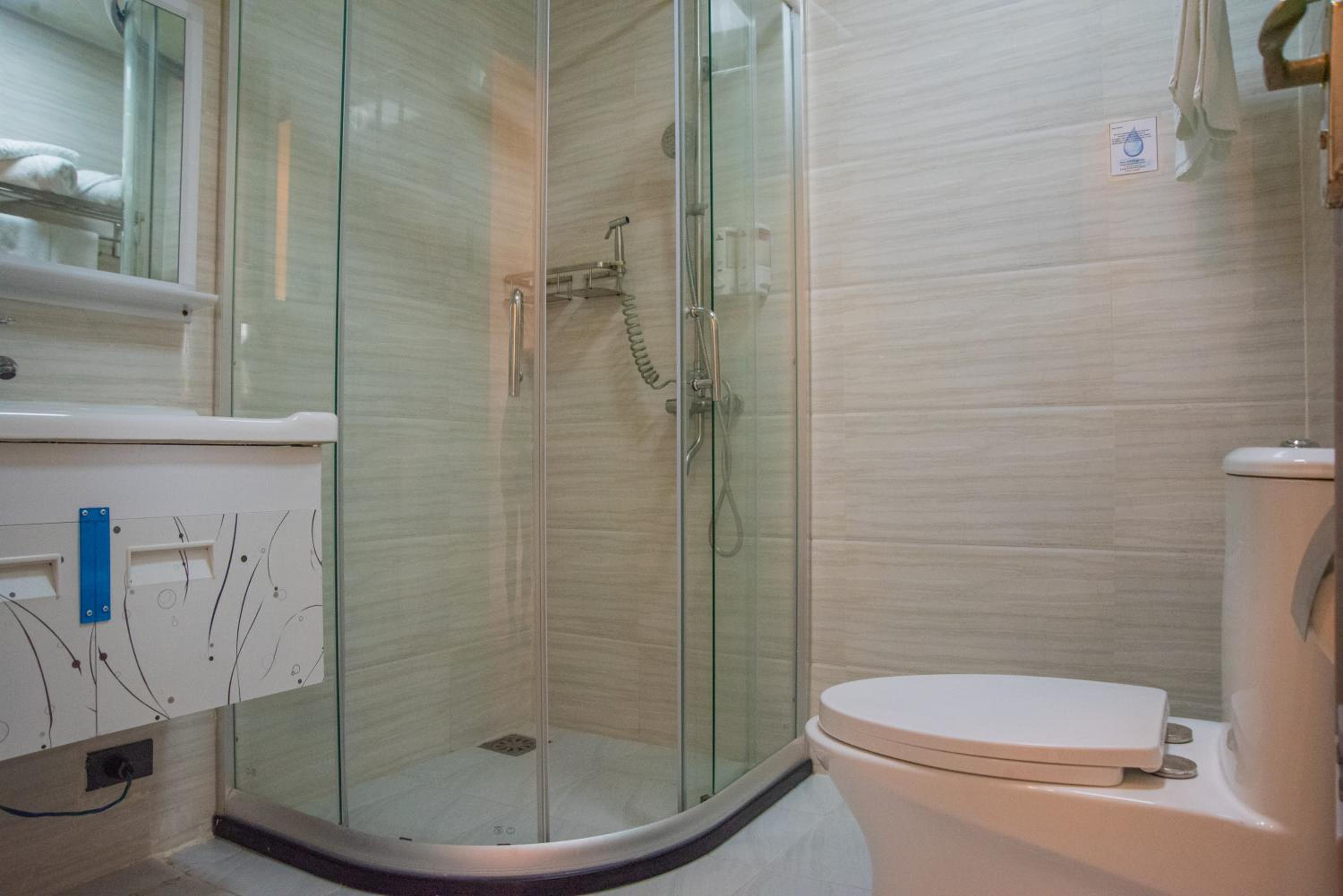 Deluxe Double or Twin Room with Pool Access - Photo 9