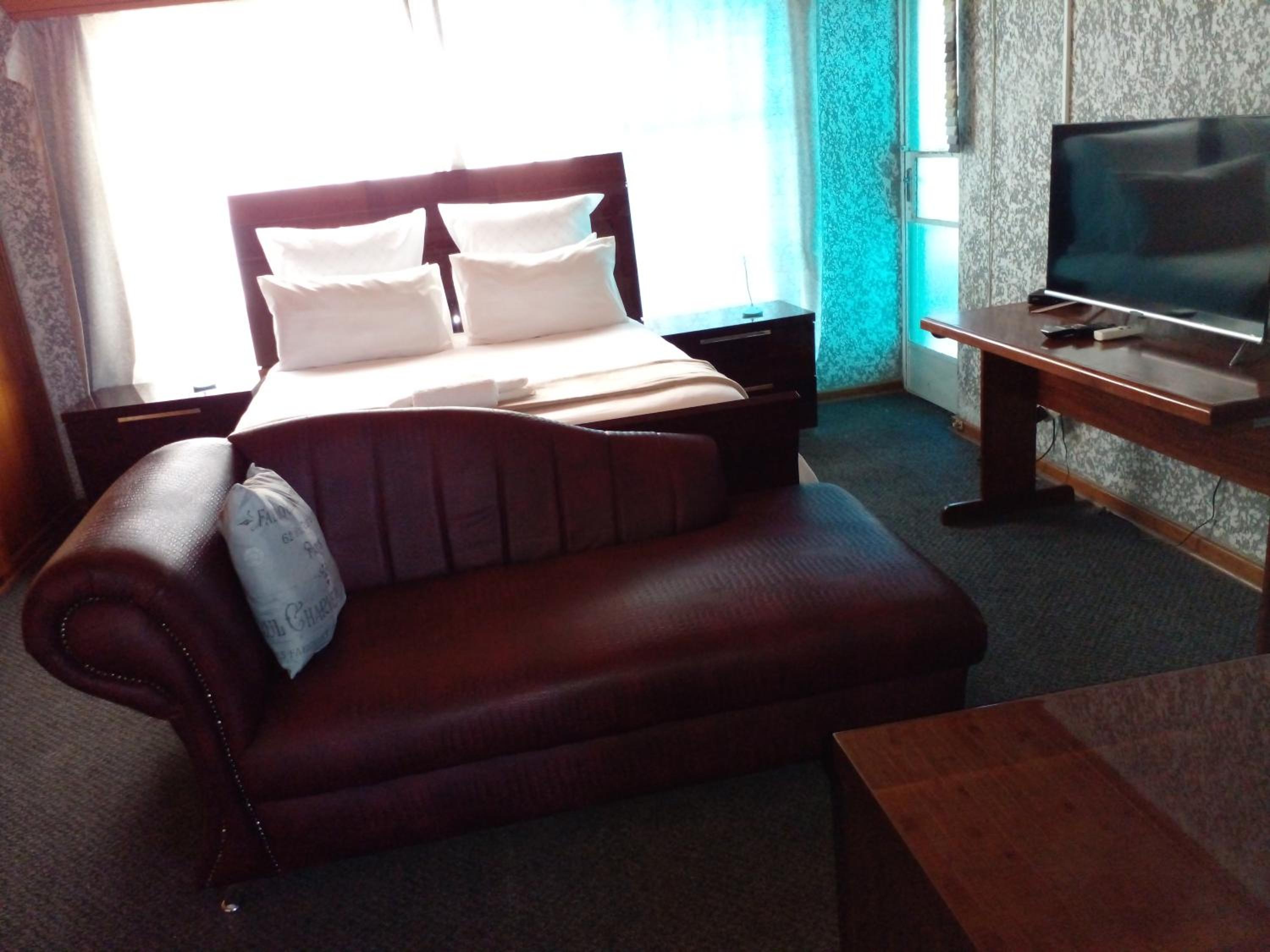 Deluxe King Room photo 3