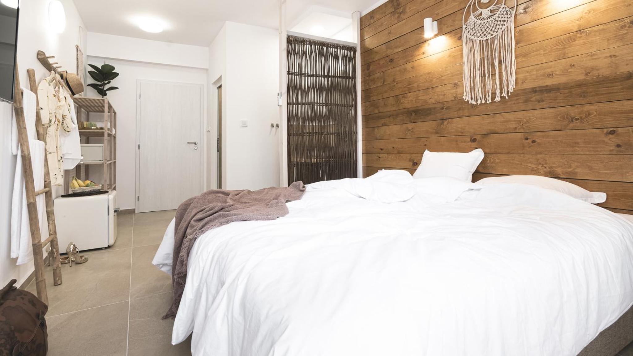 Queen Room with Balcony photo 2