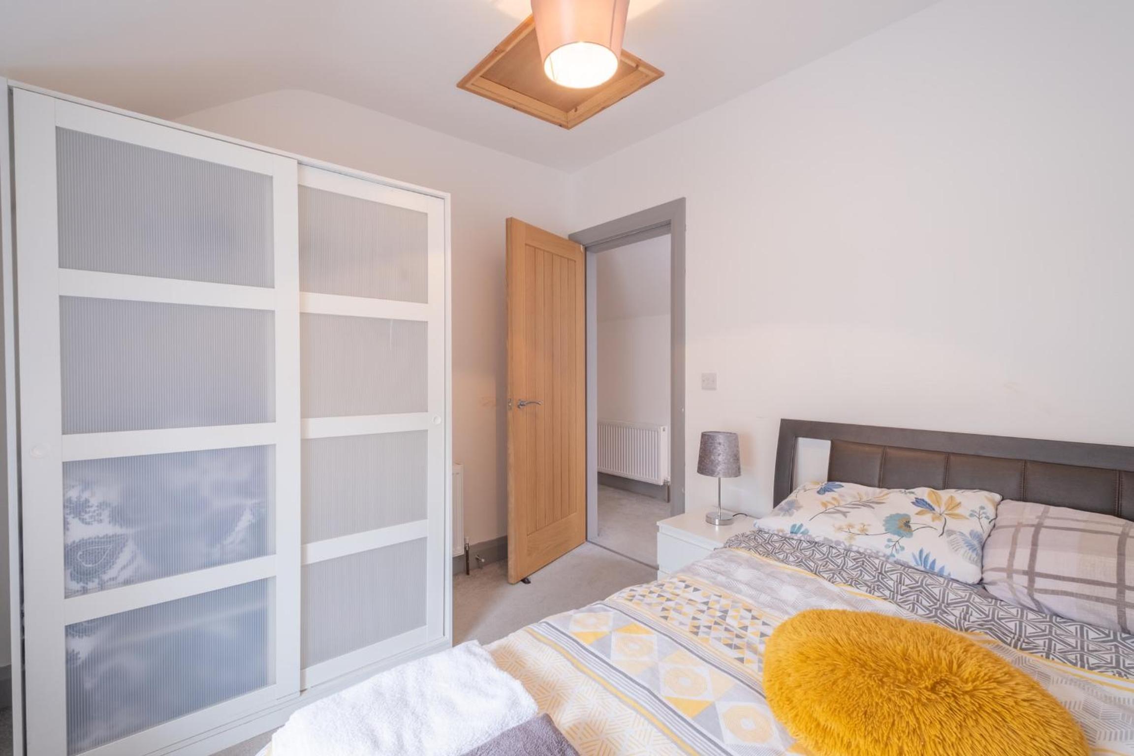 One-Bedroom Apartment - Photo 6