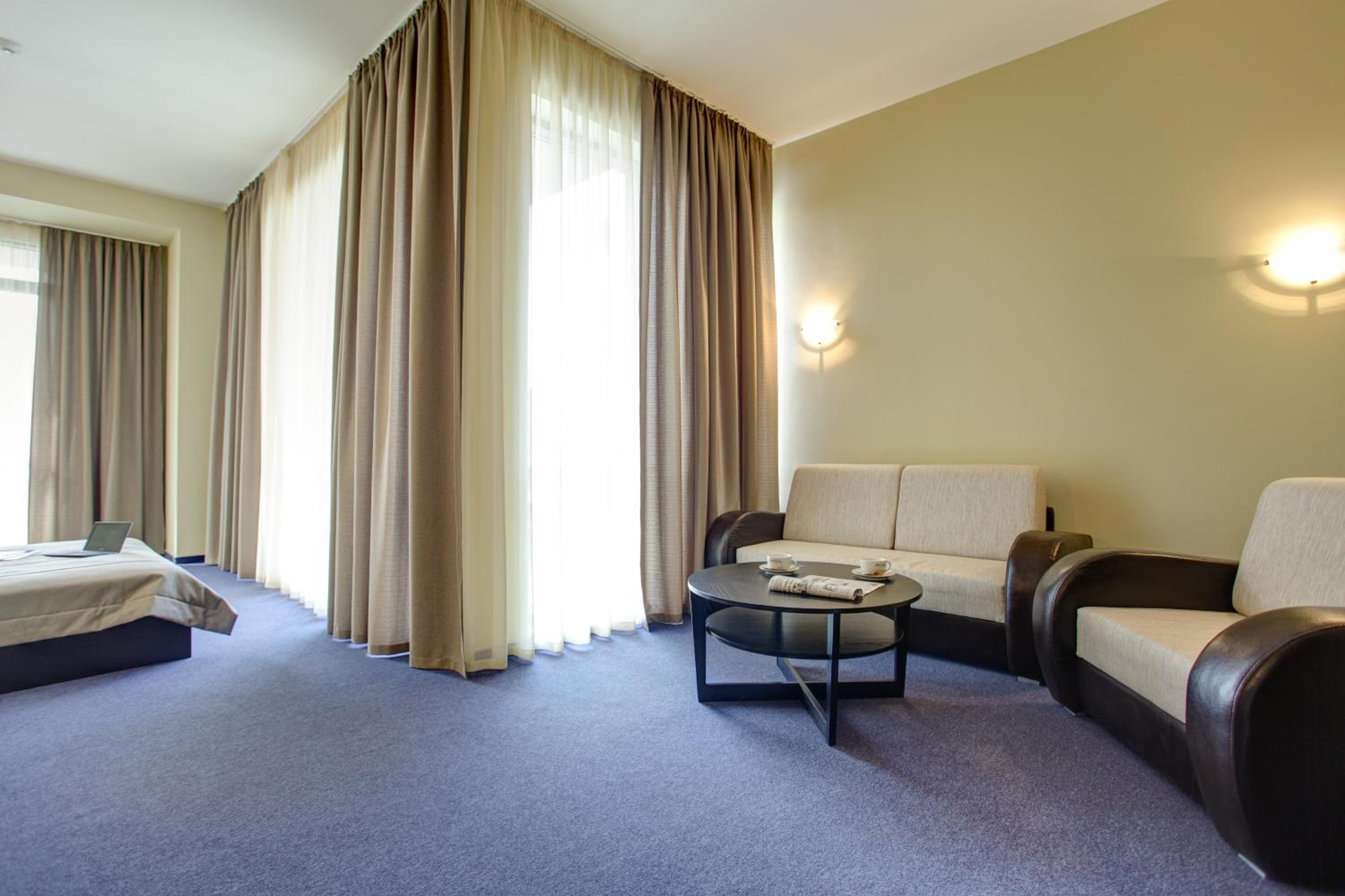 Business Suite Double - New Wing - Photo 1
