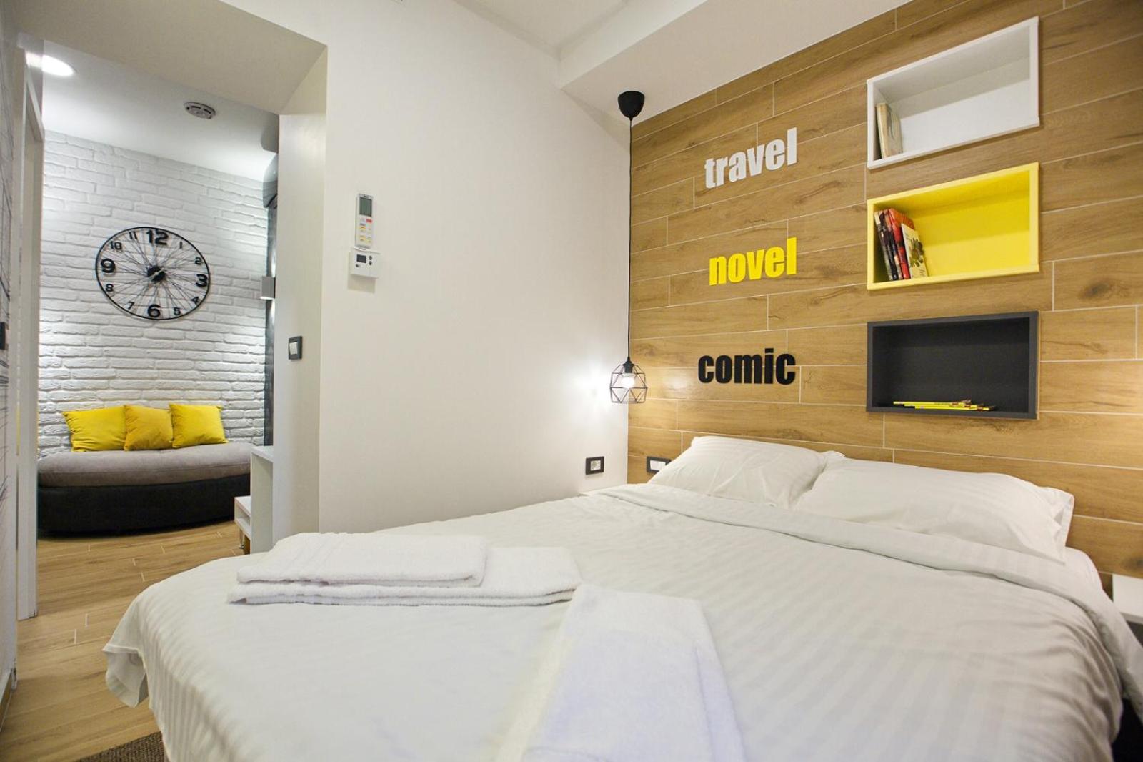 Deluxe Double Room with Shower - Photo 8