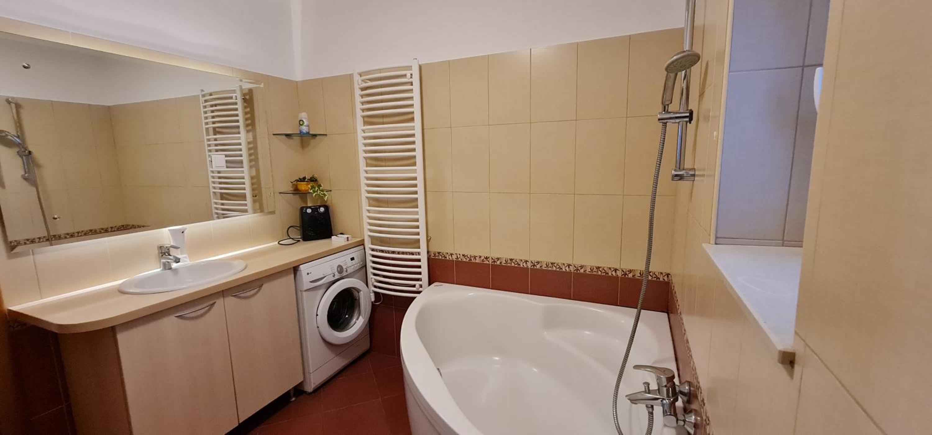 Two-Bedroom Apartment - Photo 3