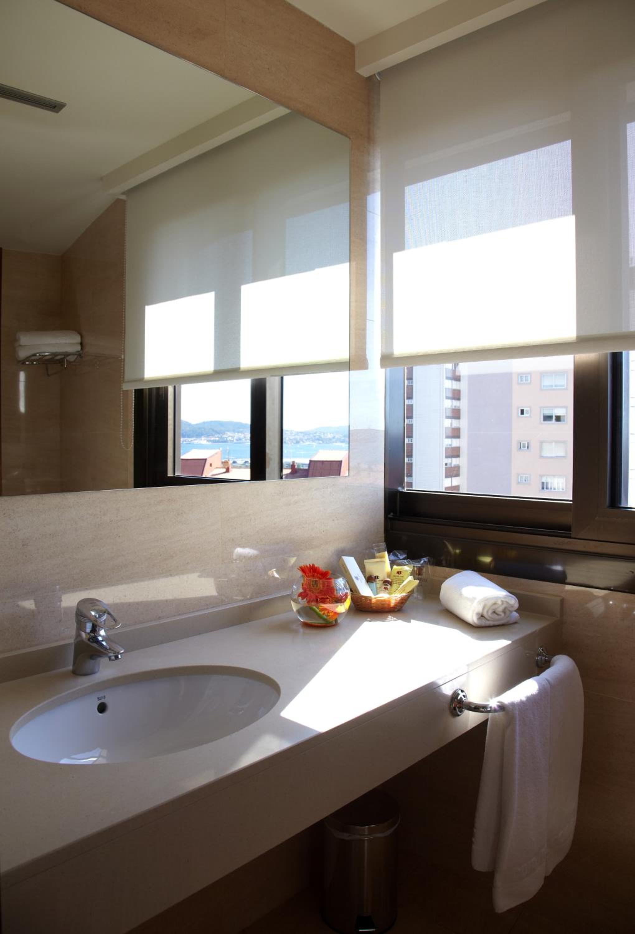 Double or Twin Room - Photo 9