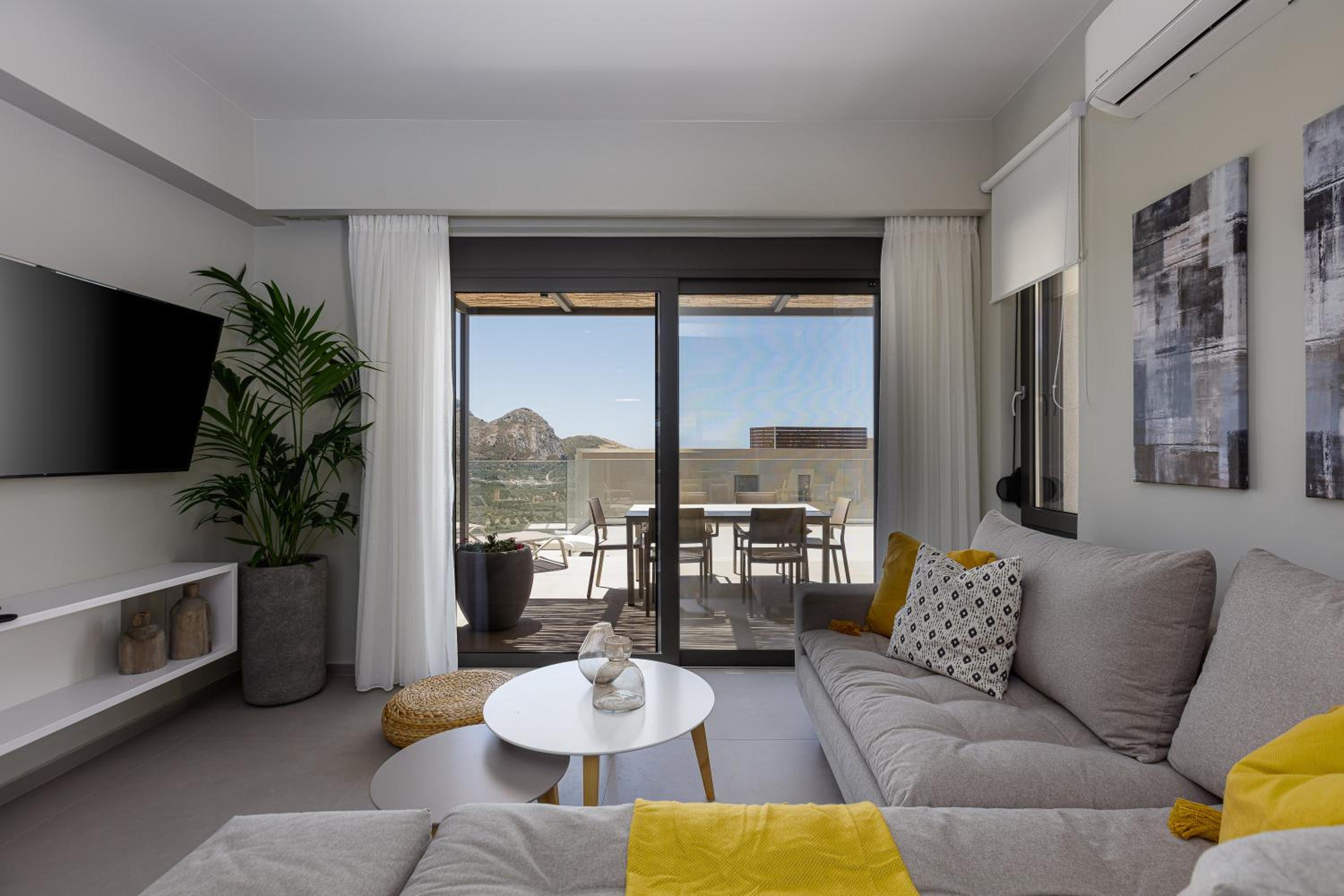 Porti Villas Iraklis IV