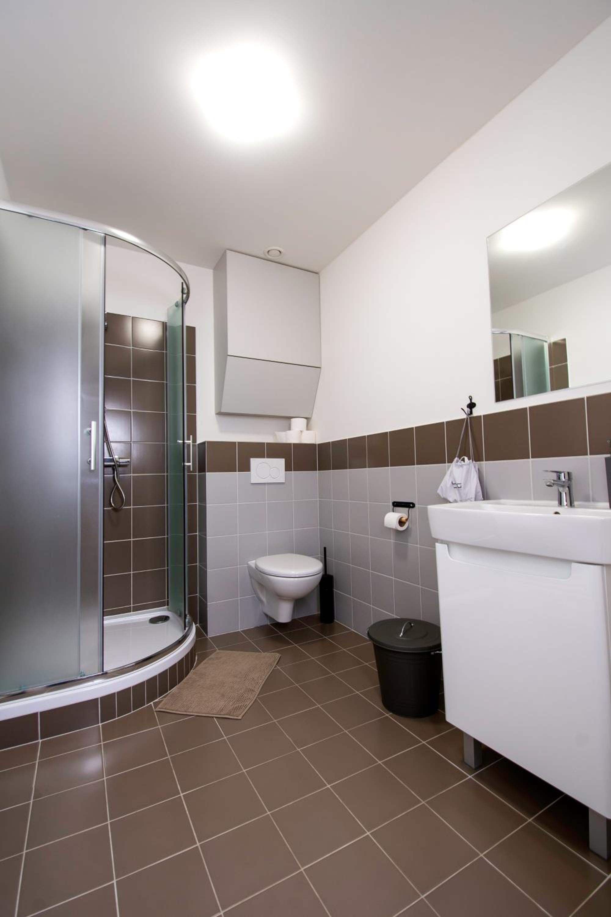 Double Room with Private Bathroom 1 - Photo 2