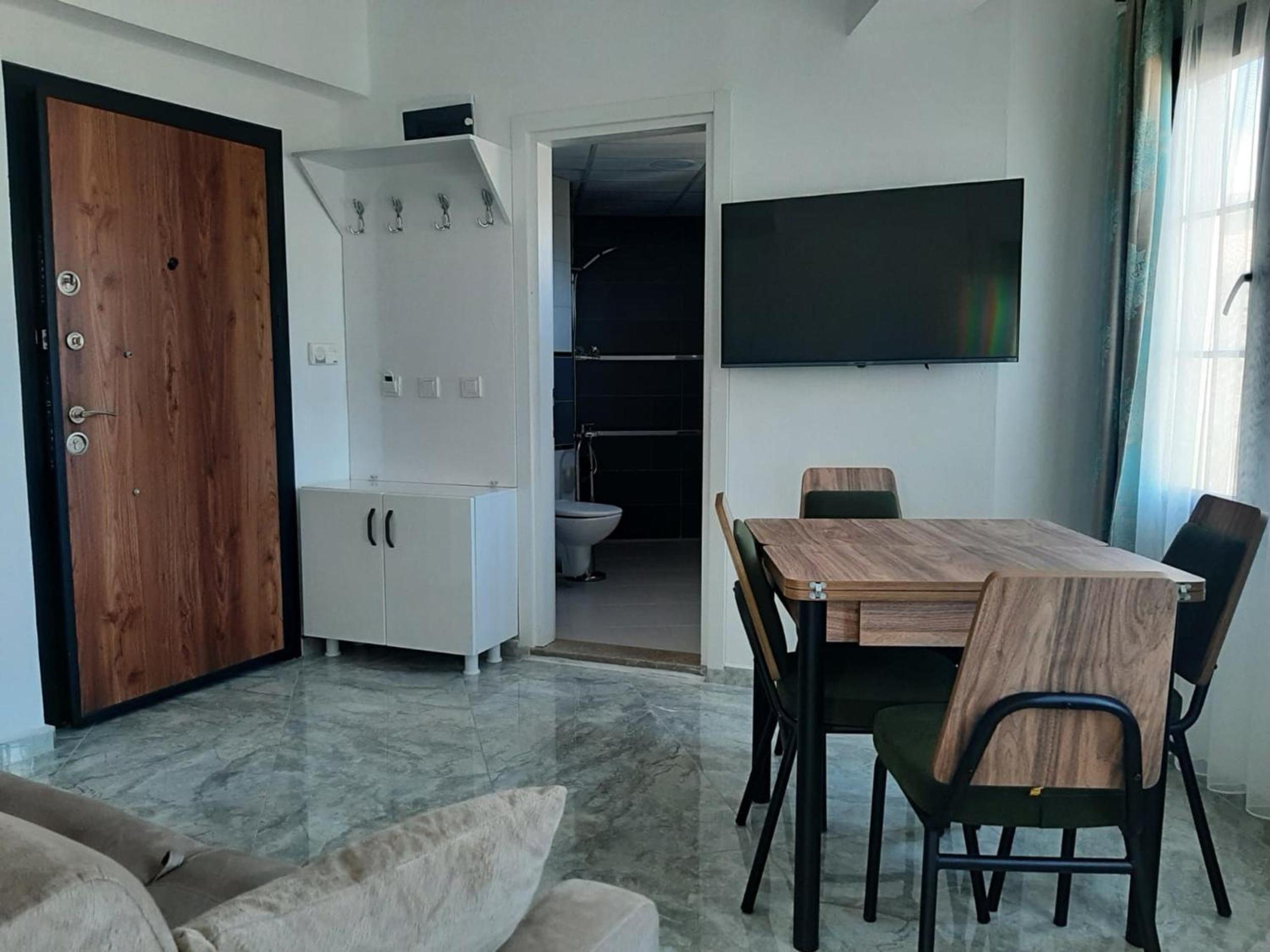 Suite - Photo 18