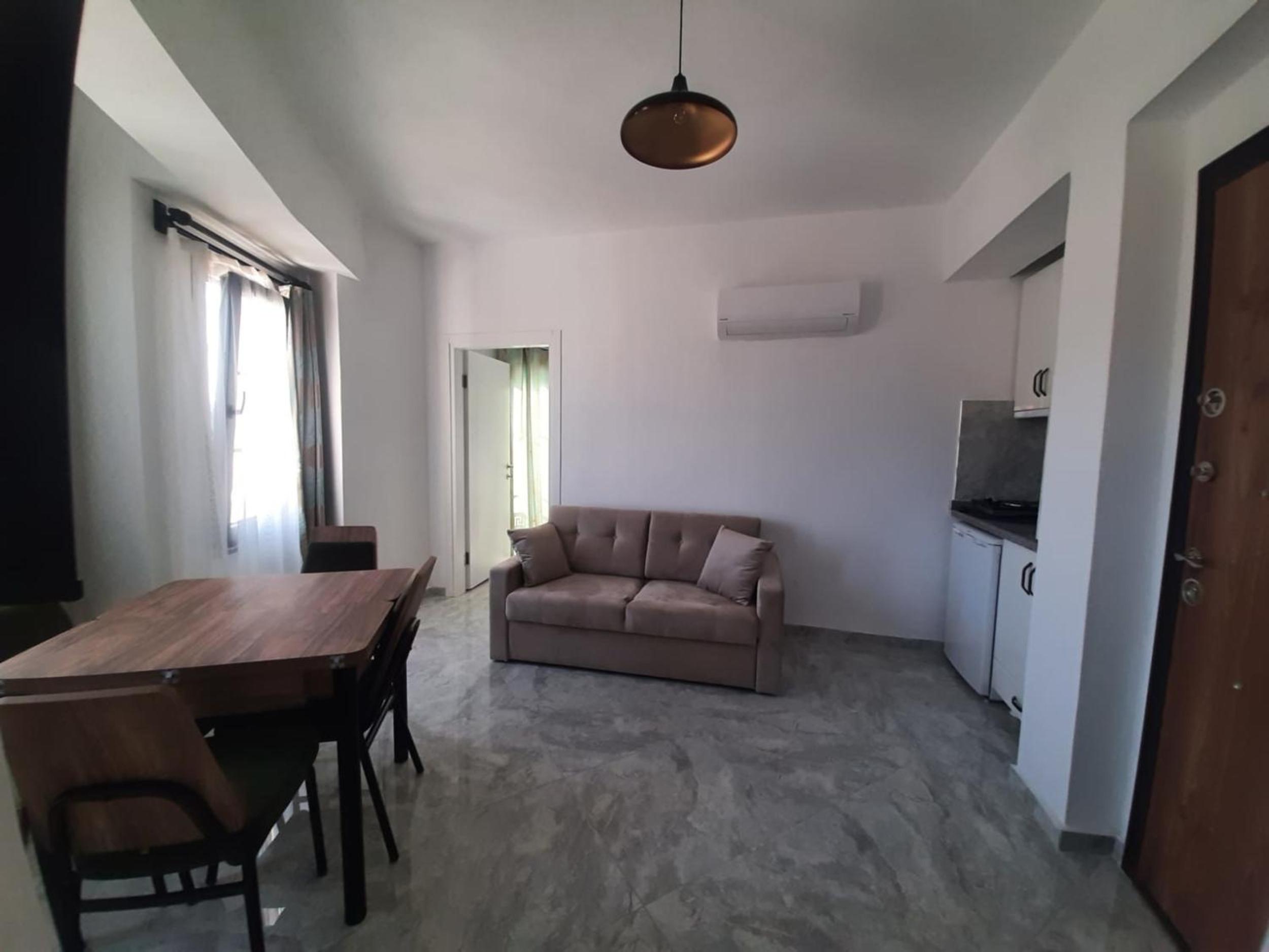 Suite - Photo 17