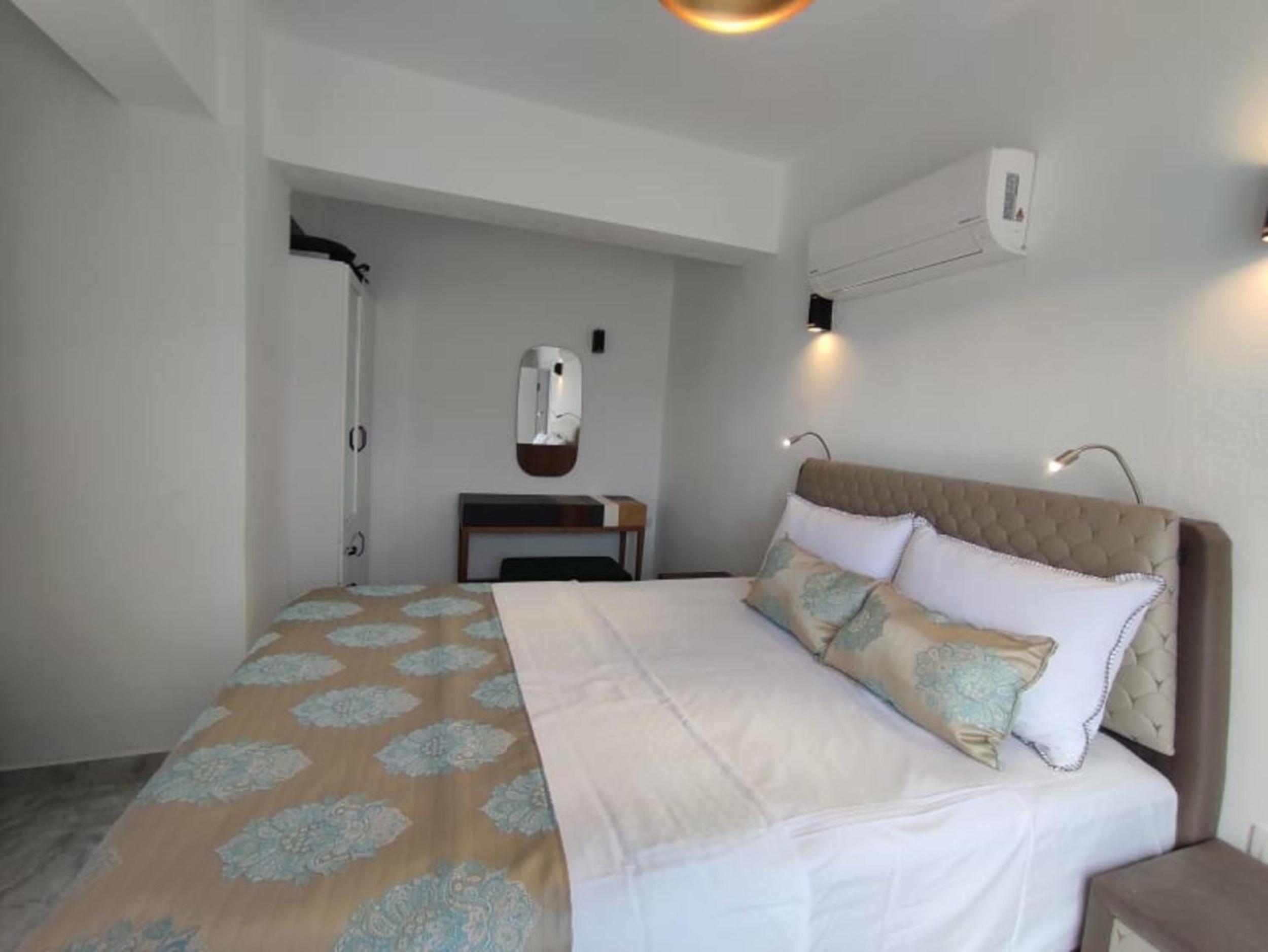 Suite - Photo 16