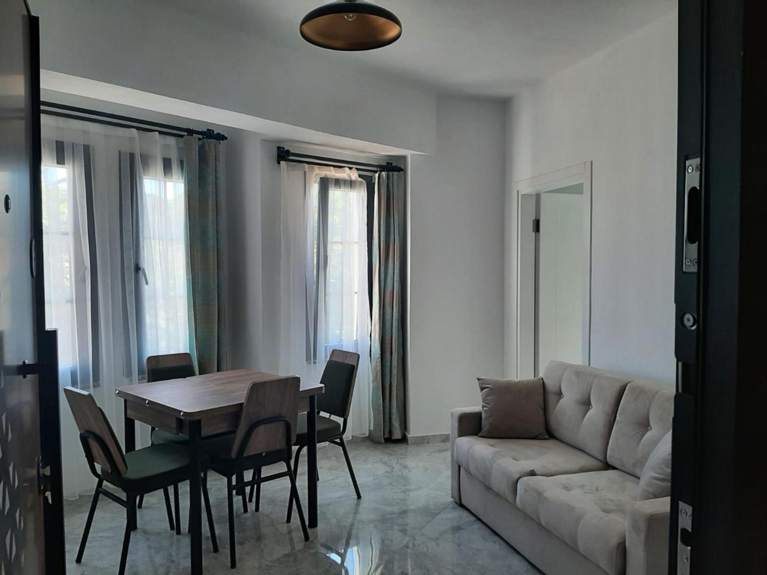 Suite - Photo 14