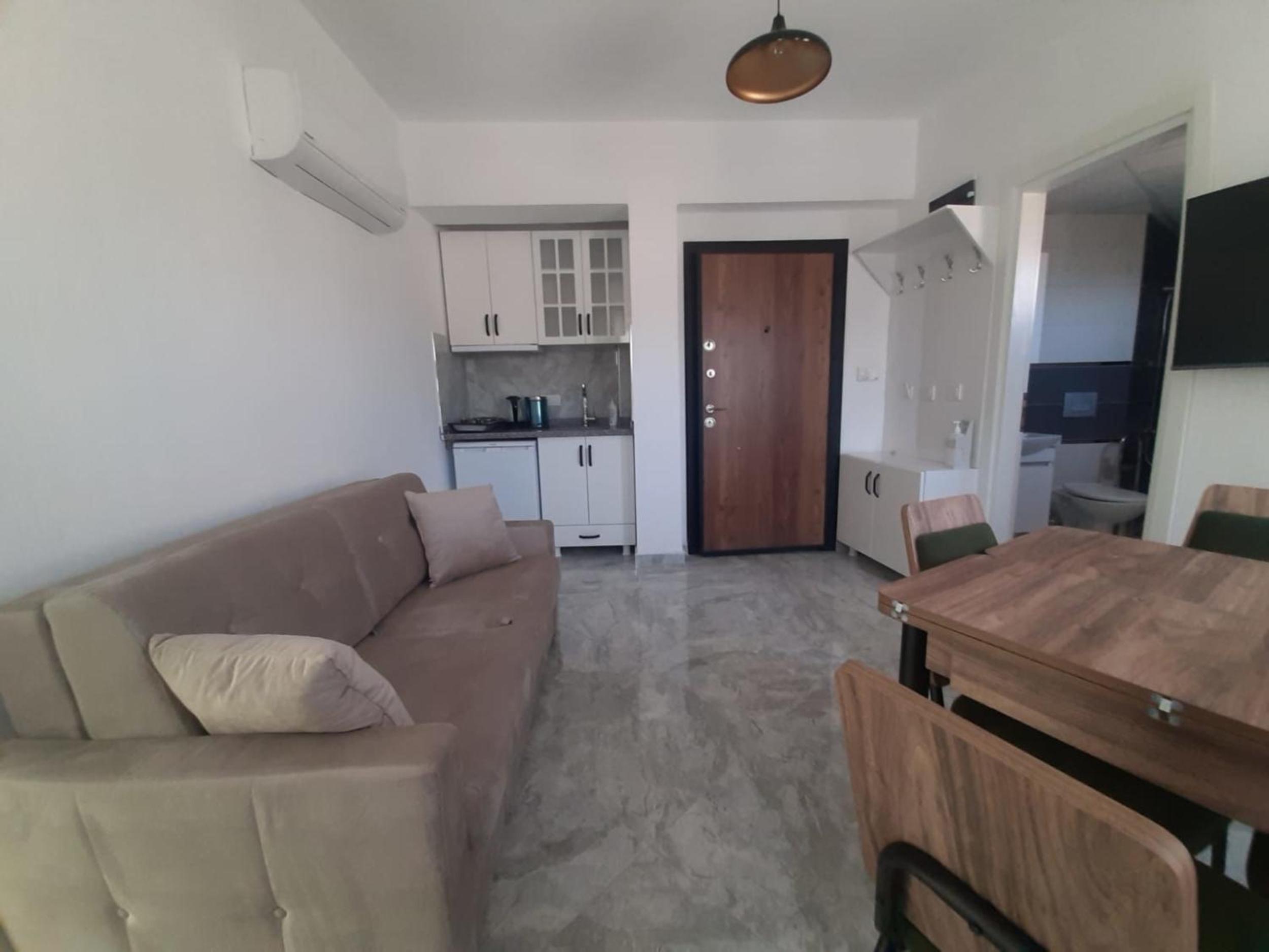 Suite - Photo 13