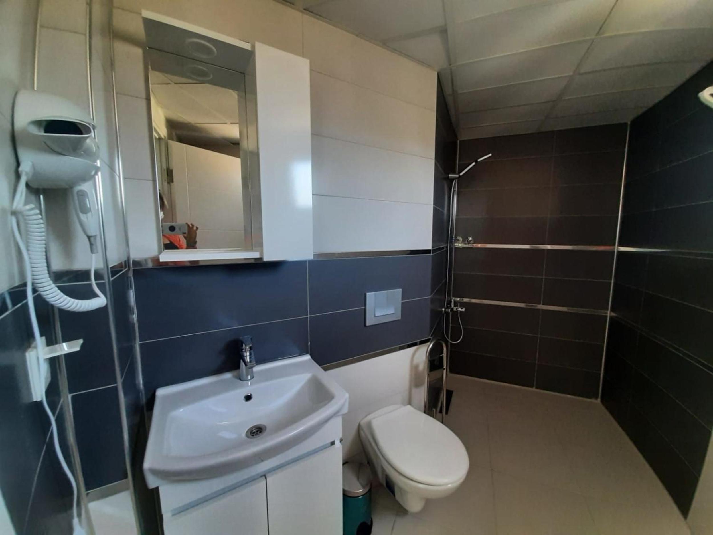 Suite - Photo 12