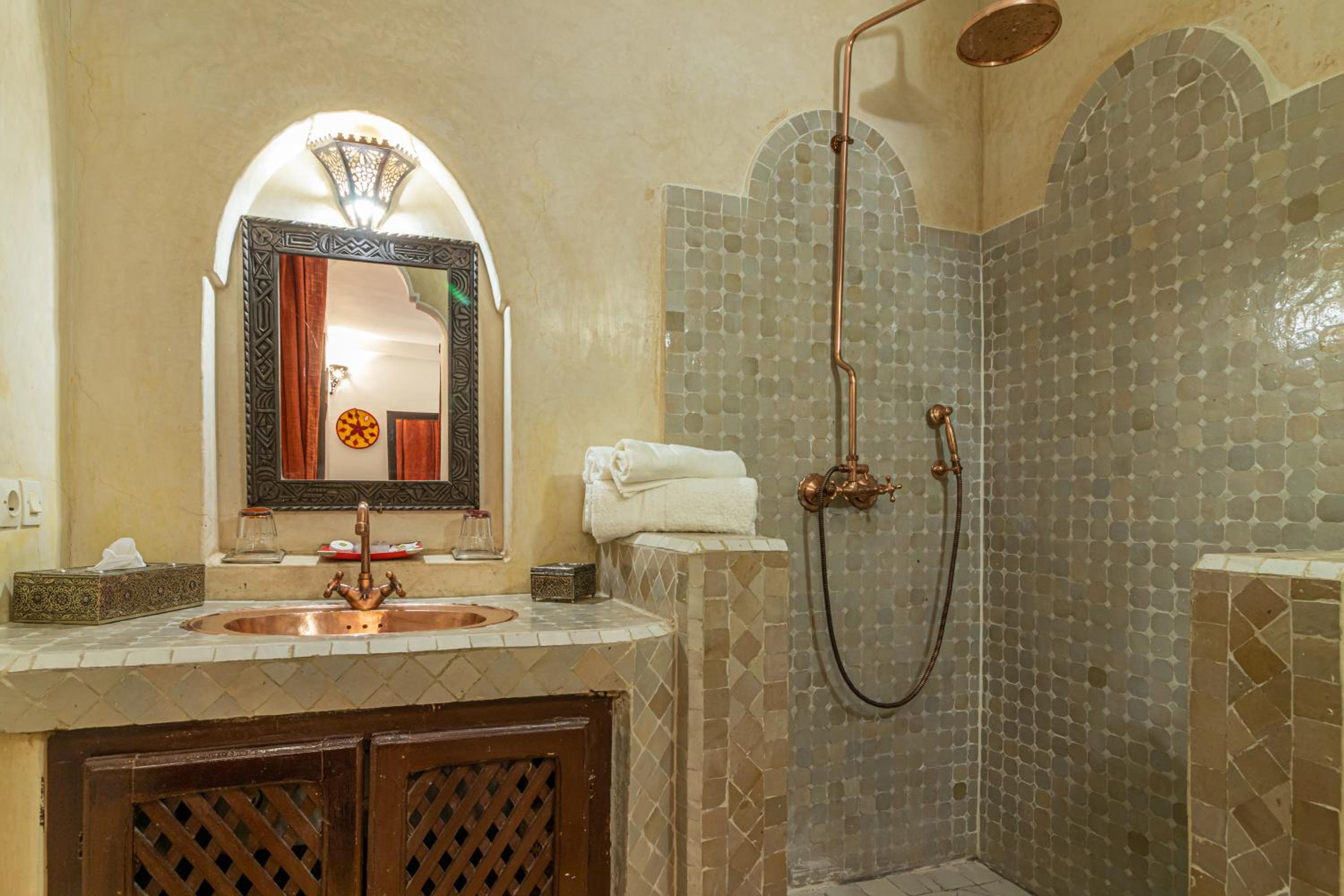 Double Room with Private Bathroom - Photo 4