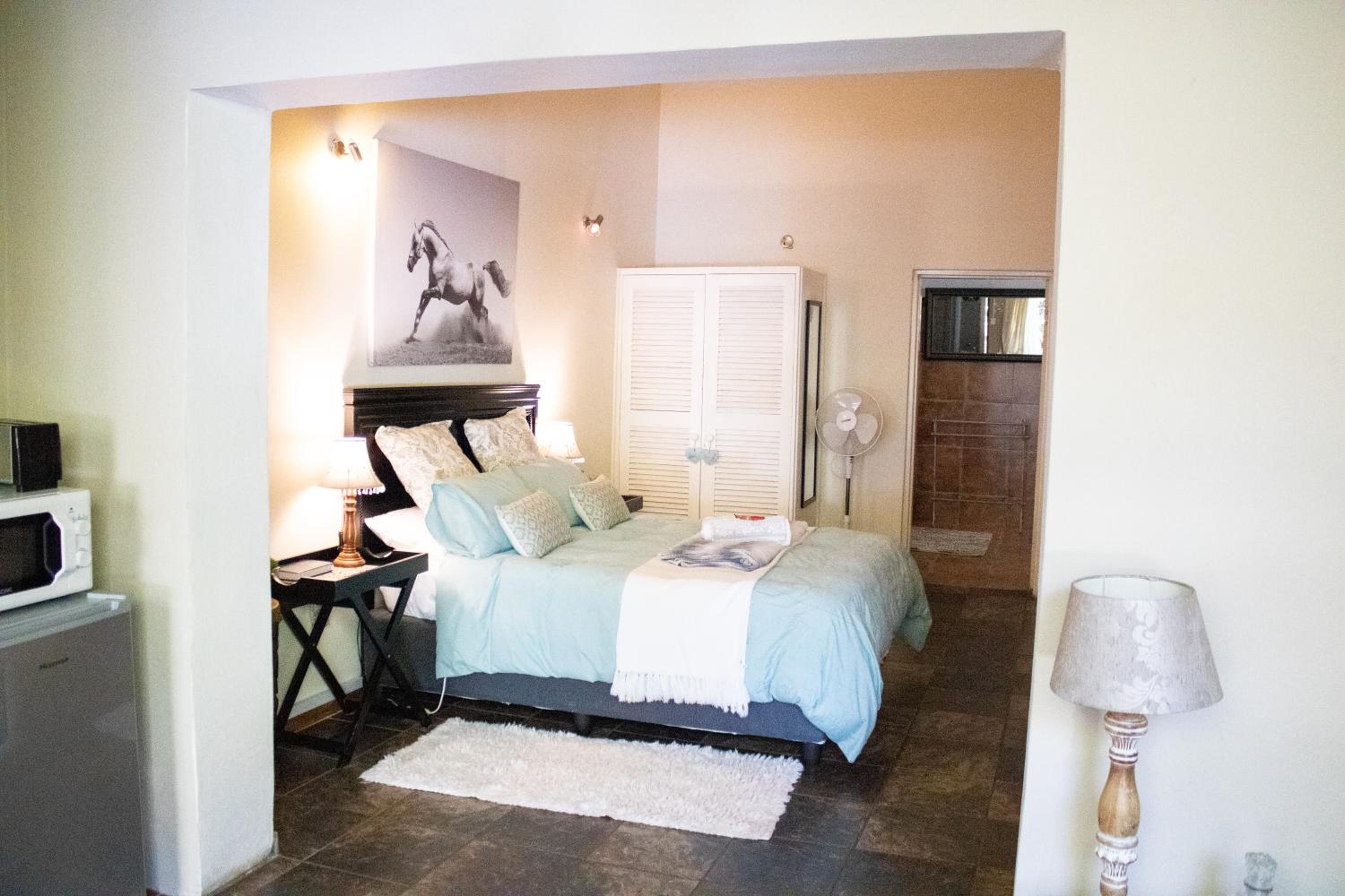 Double Room with Private Bathroom - Photo 14