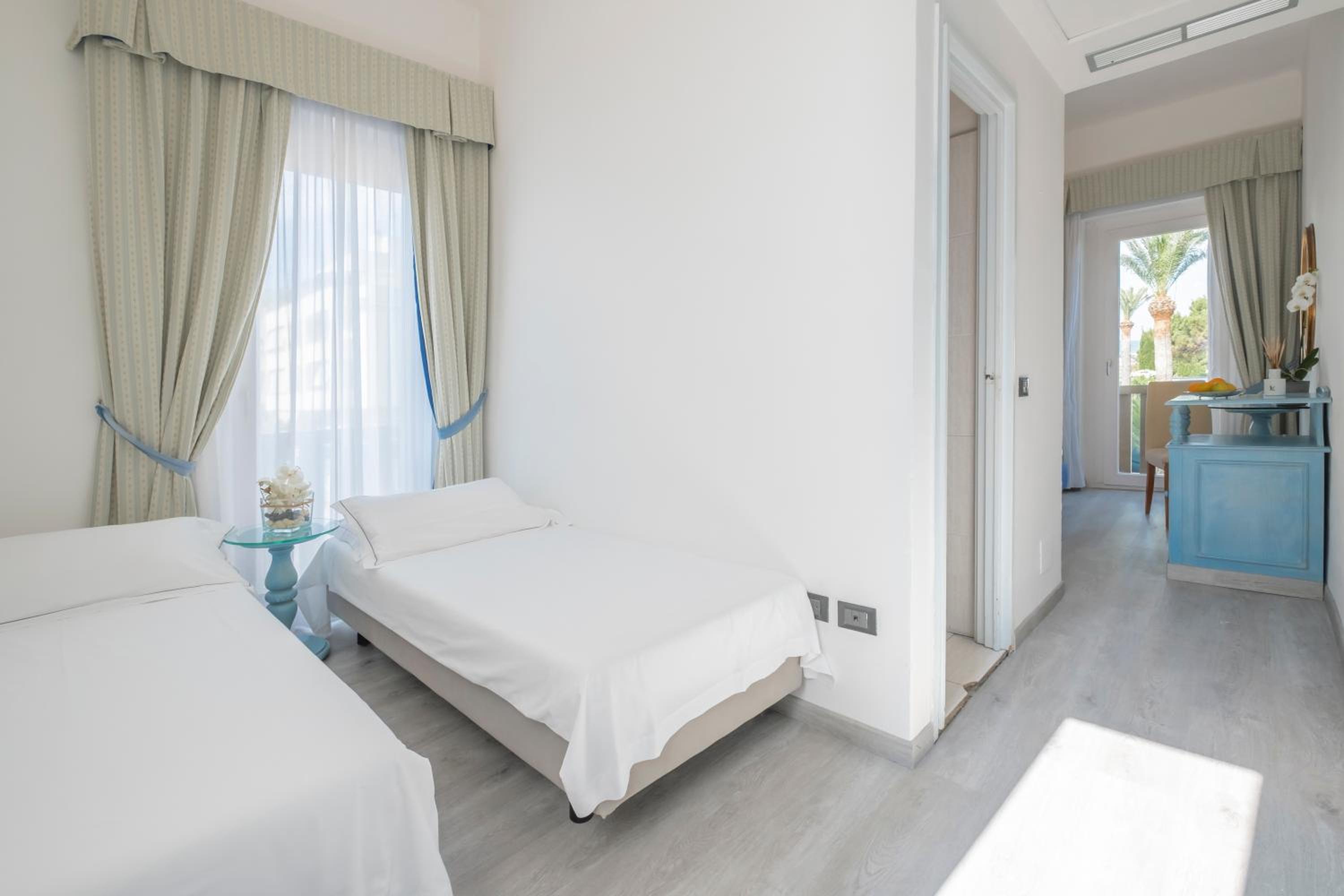 Quadruple Room - Photo 1