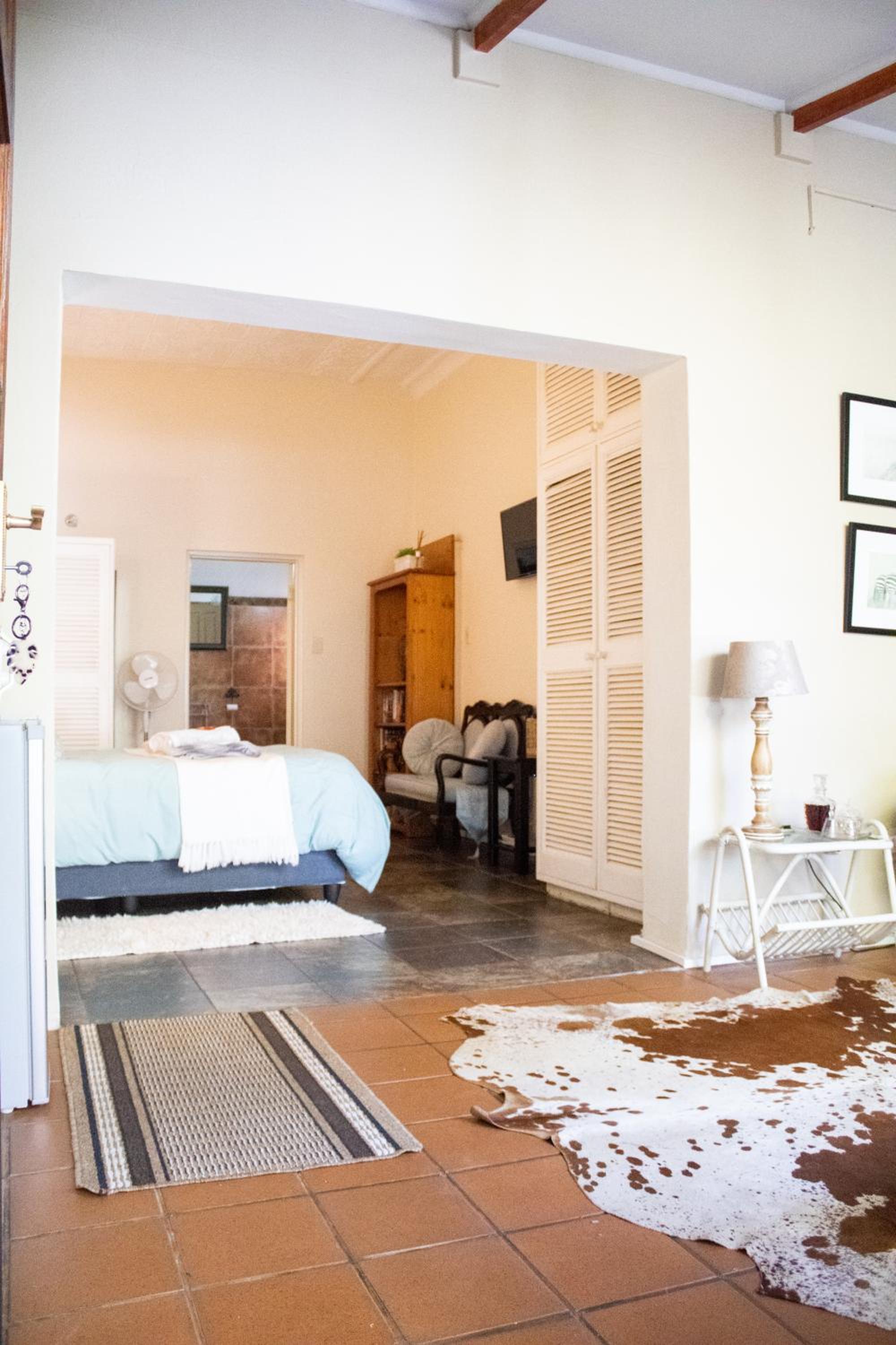 Double Room with Private Bathroom - Photo 2