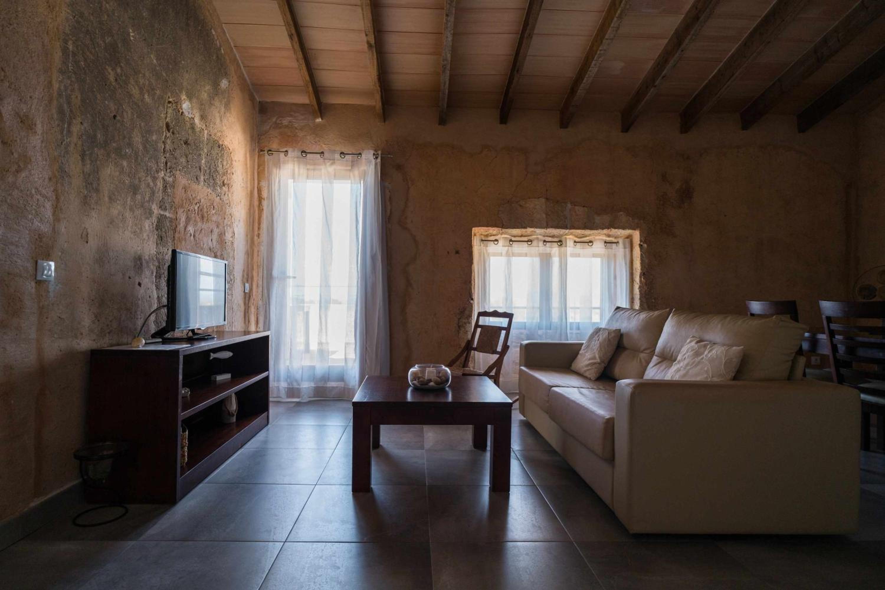 Apartamento de Dos Dormitorios con Vista al Jardín