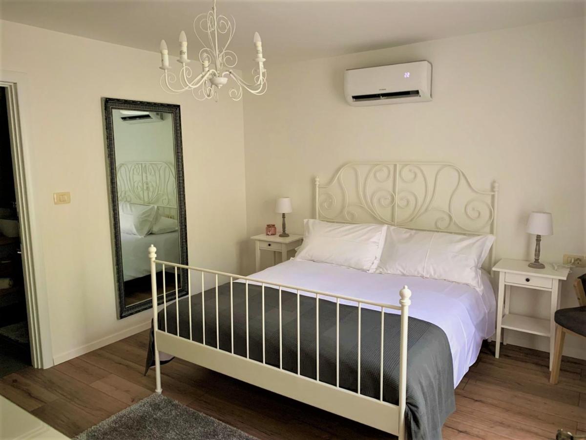 Deluxe Double Room with Balcony - Photo 1