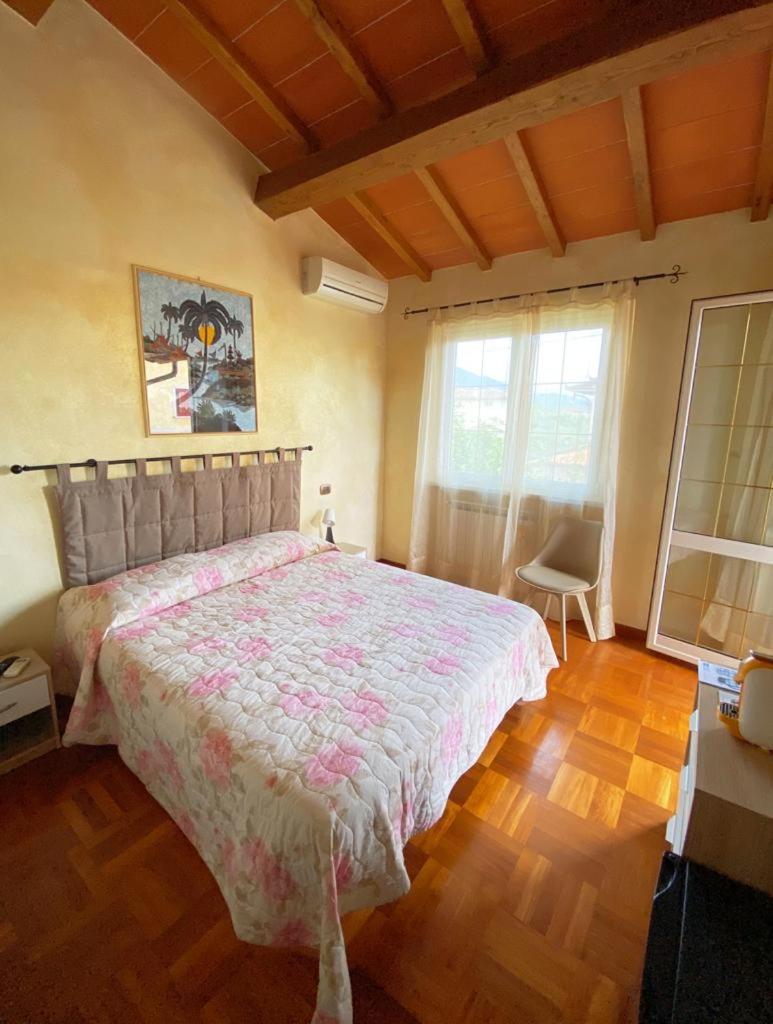 Double Room with Private External Bathroom photo 3