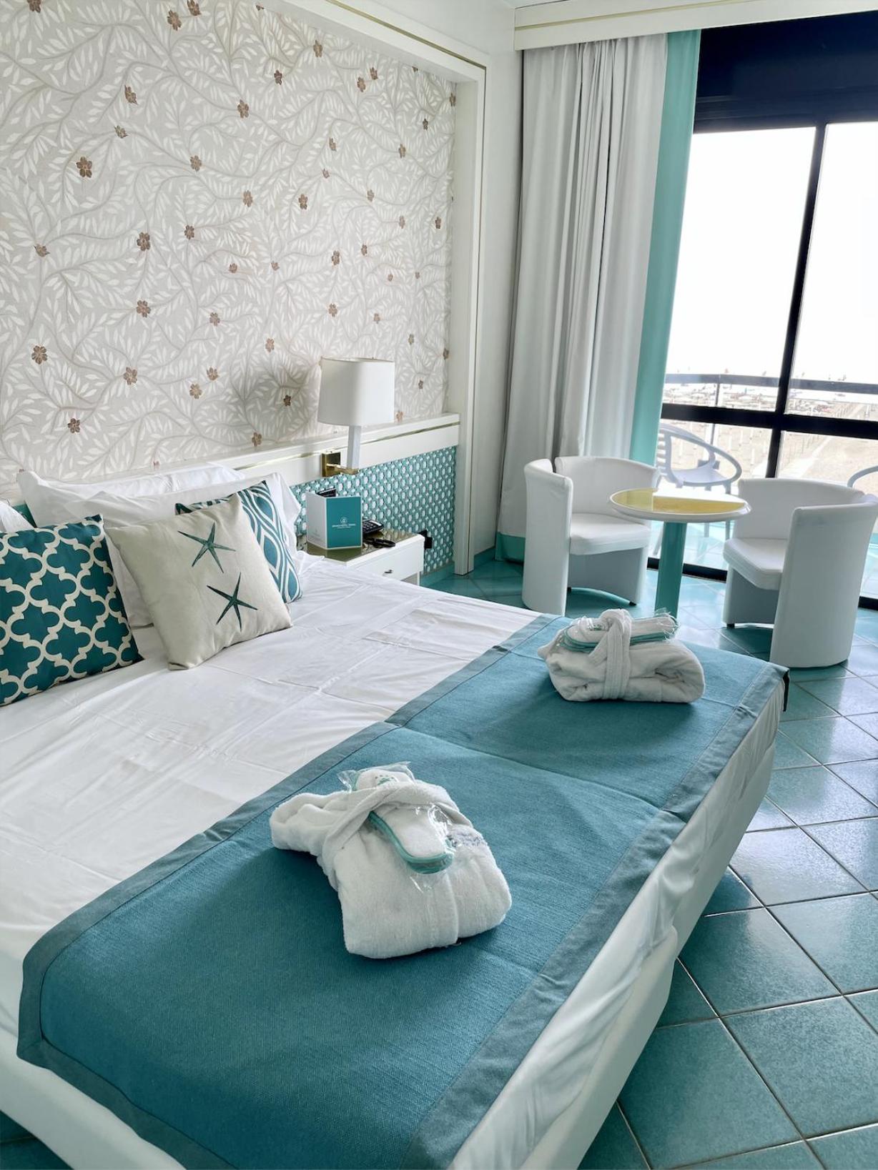 Superior Double or Twin Room with Sea View - Photo 3