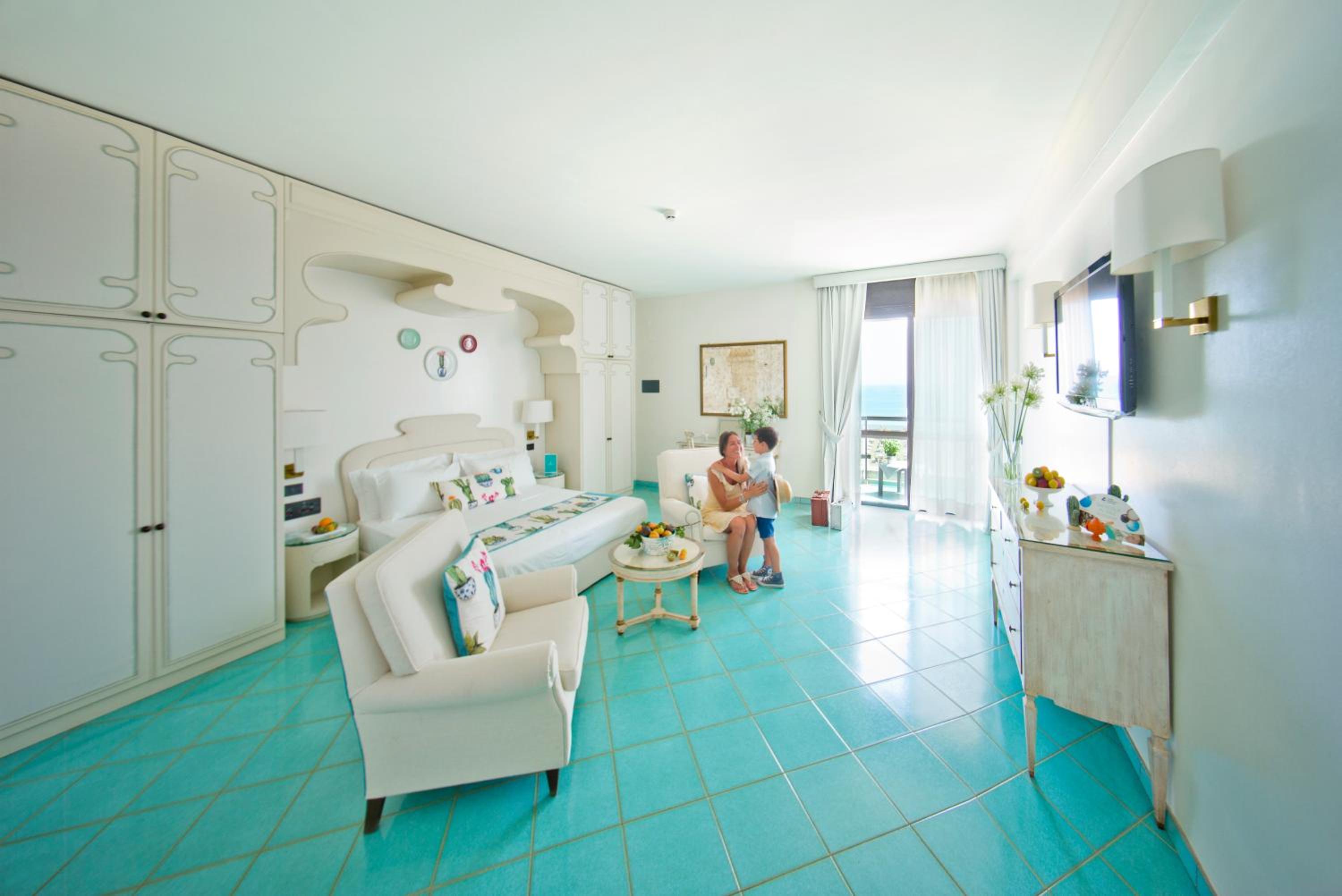 Deluxe Double Room with Sea View - Photo 4