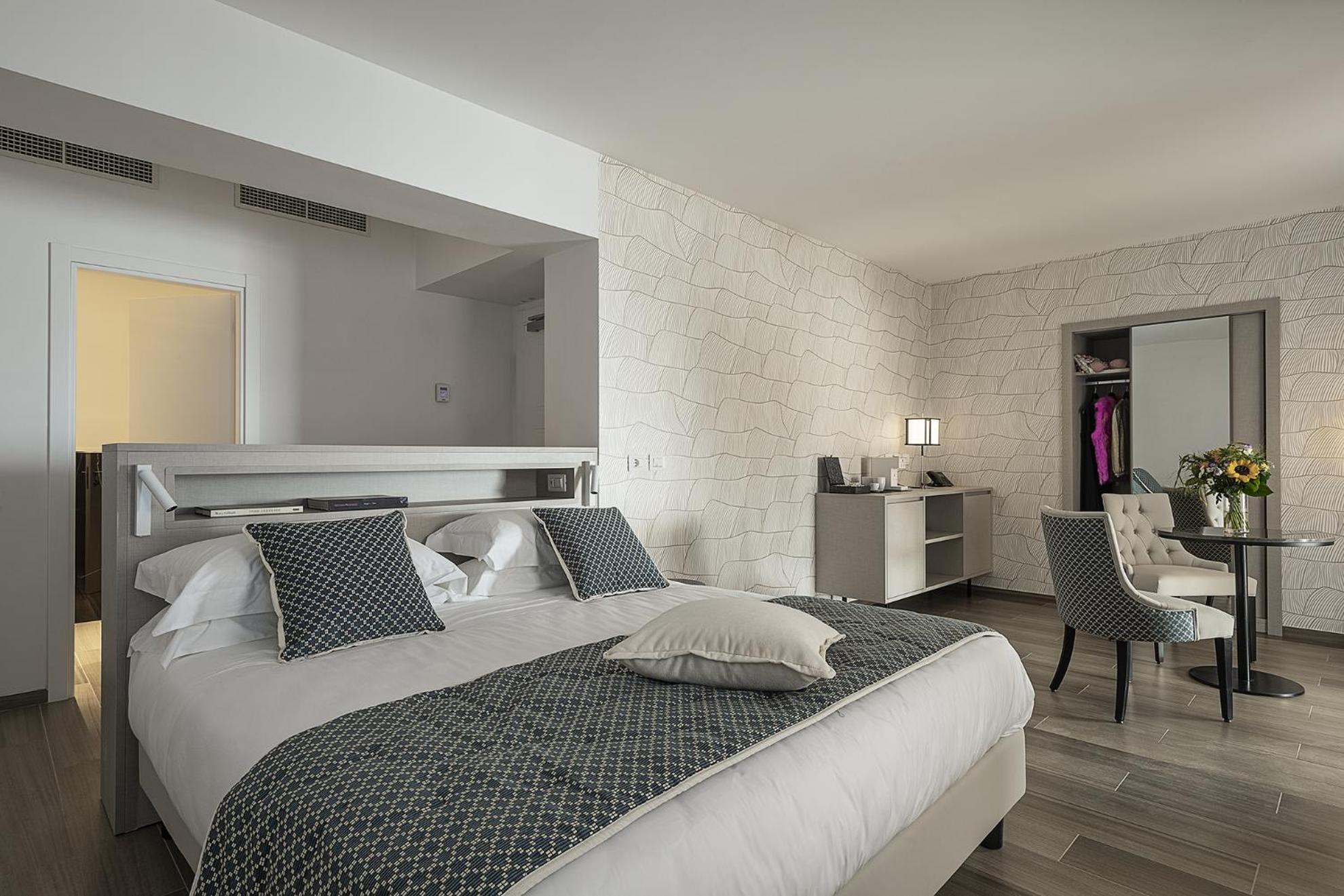 Suite con Jardín, Jacuzzi y Vista al Mar