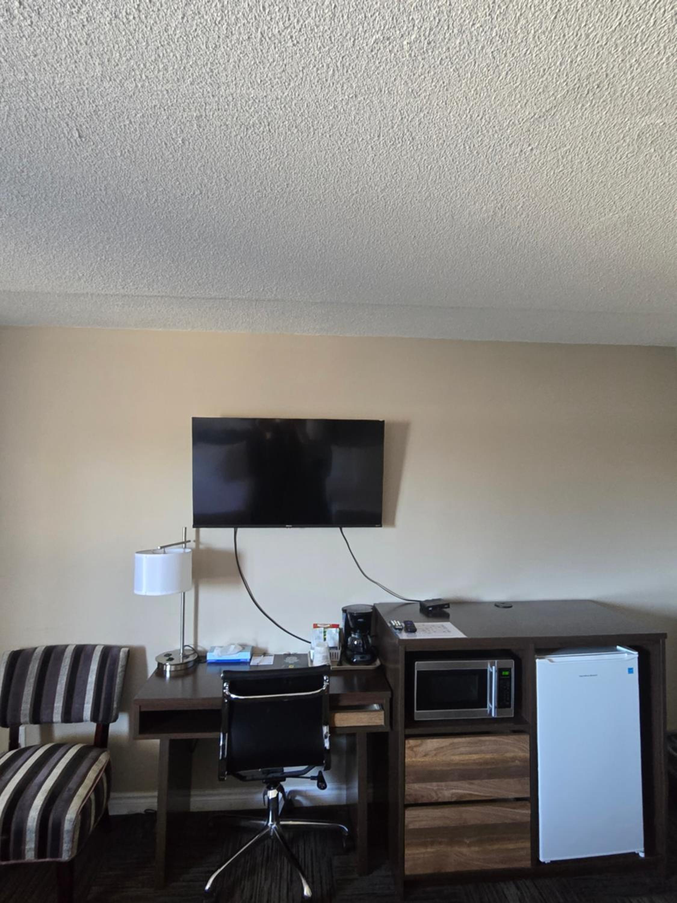 Business Queen Room - Non-Smoking